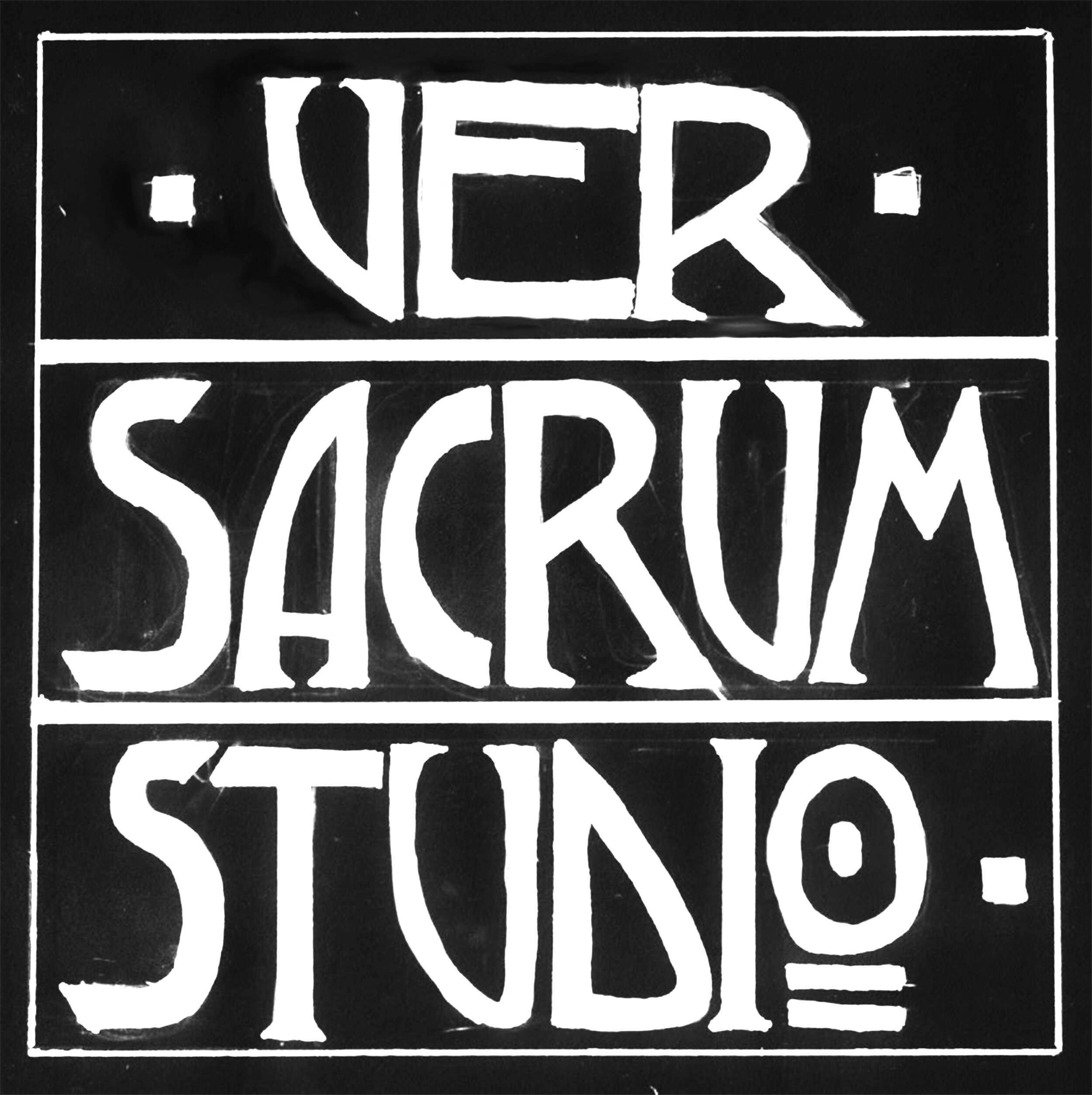 VERSACRUM LABEL PHOTOSHOP.jpg