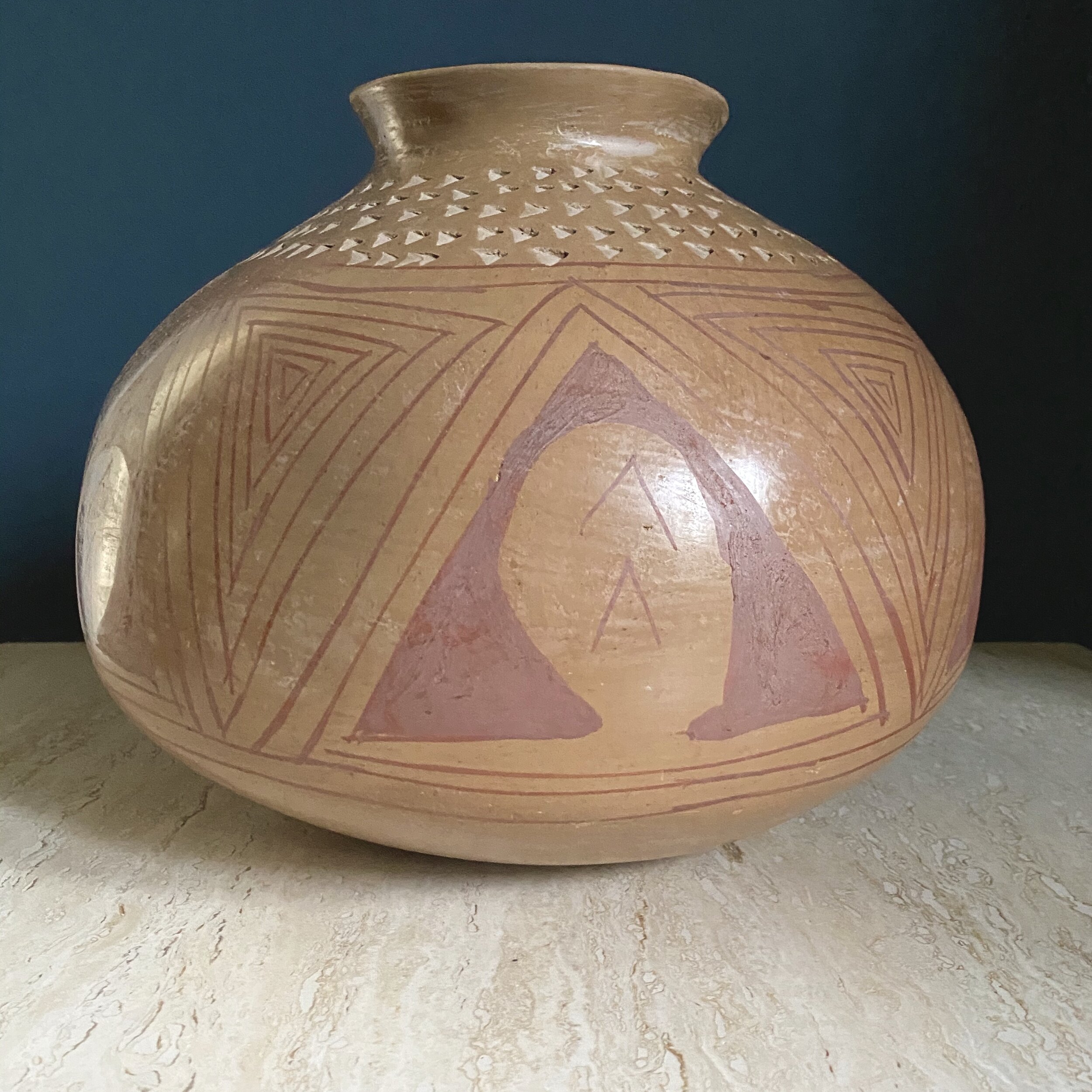 large vintage Mata Ortiz Pottery Jar with Etched Rim