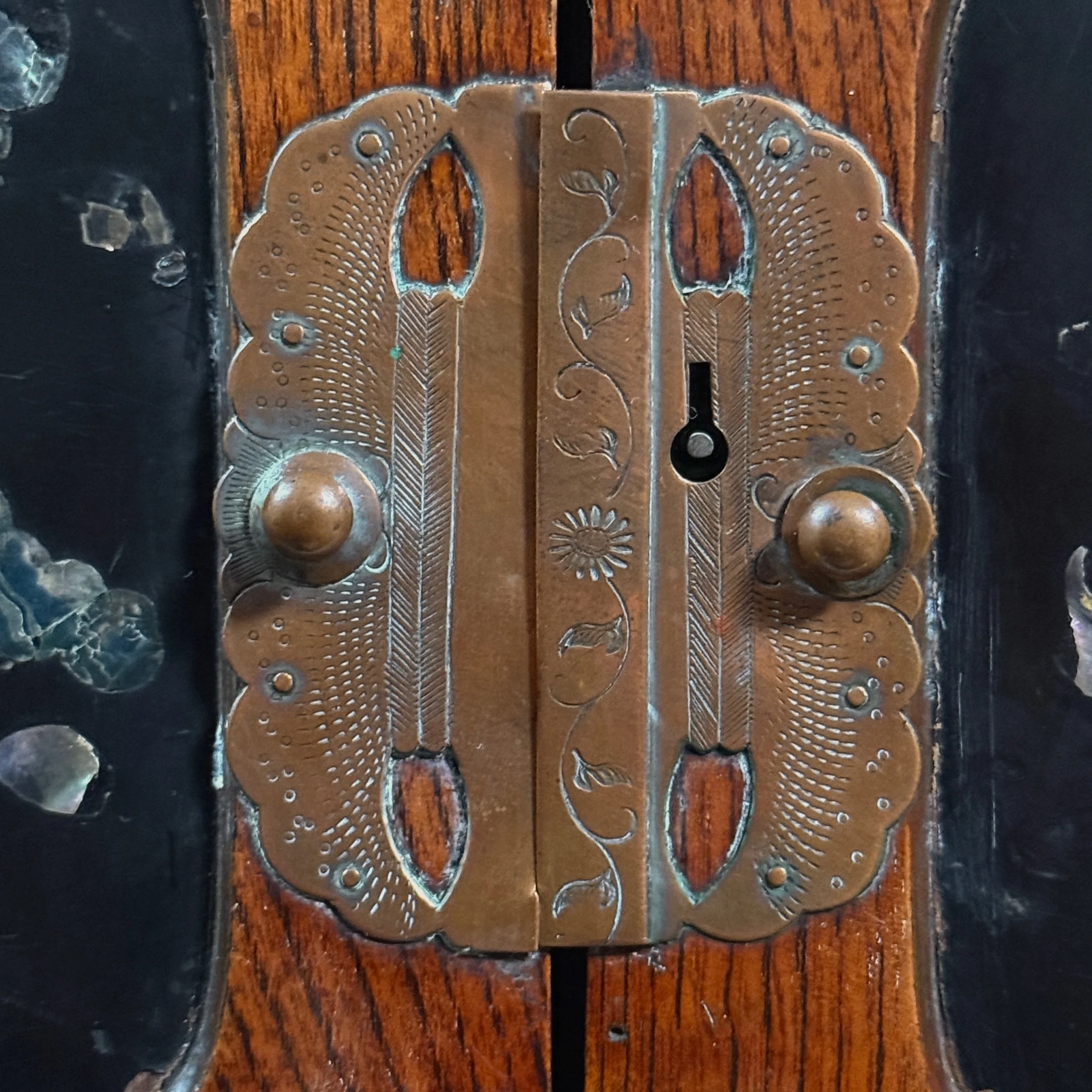 Antique Japanese Meiji period kodansu cabinet, yosegi parquetry and mother-of-pearl inlay