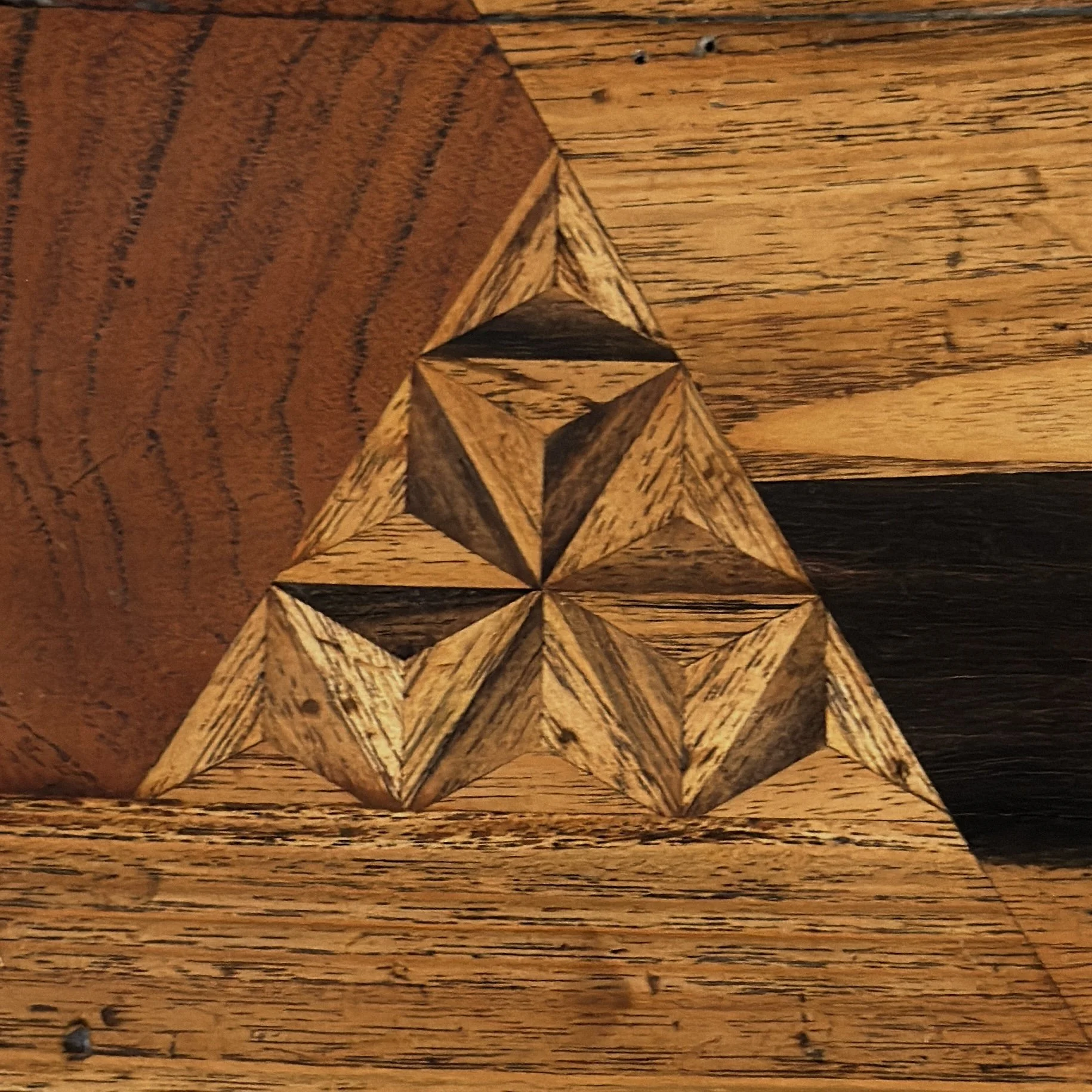 Antique Japanese Meiji period kodansu cabinet, yosegi parquetry and mother-of-pearl inlay