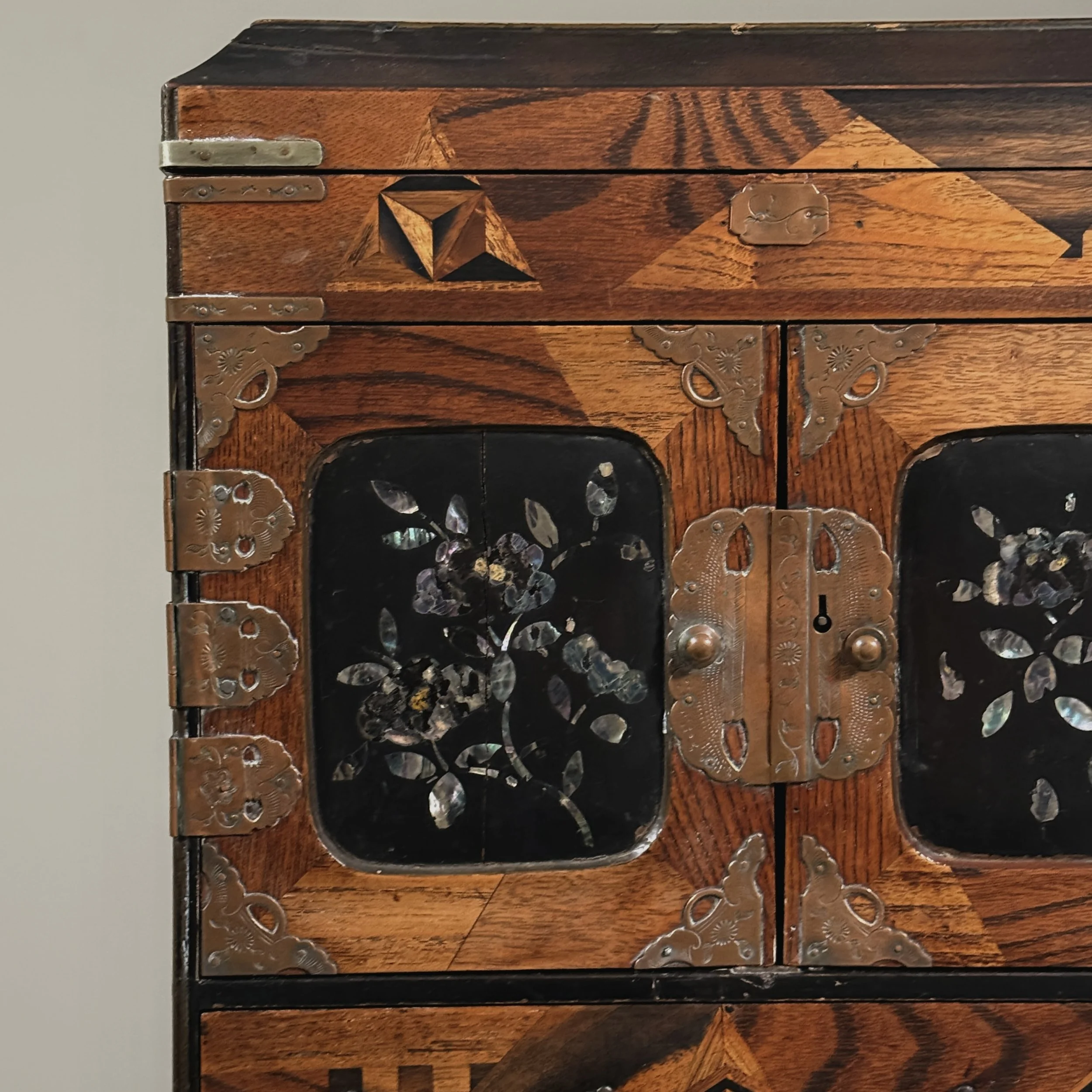 Antique Japanese Meiji period kodansu cabinet, yosegi parquetry and mother-of-pearl inlay