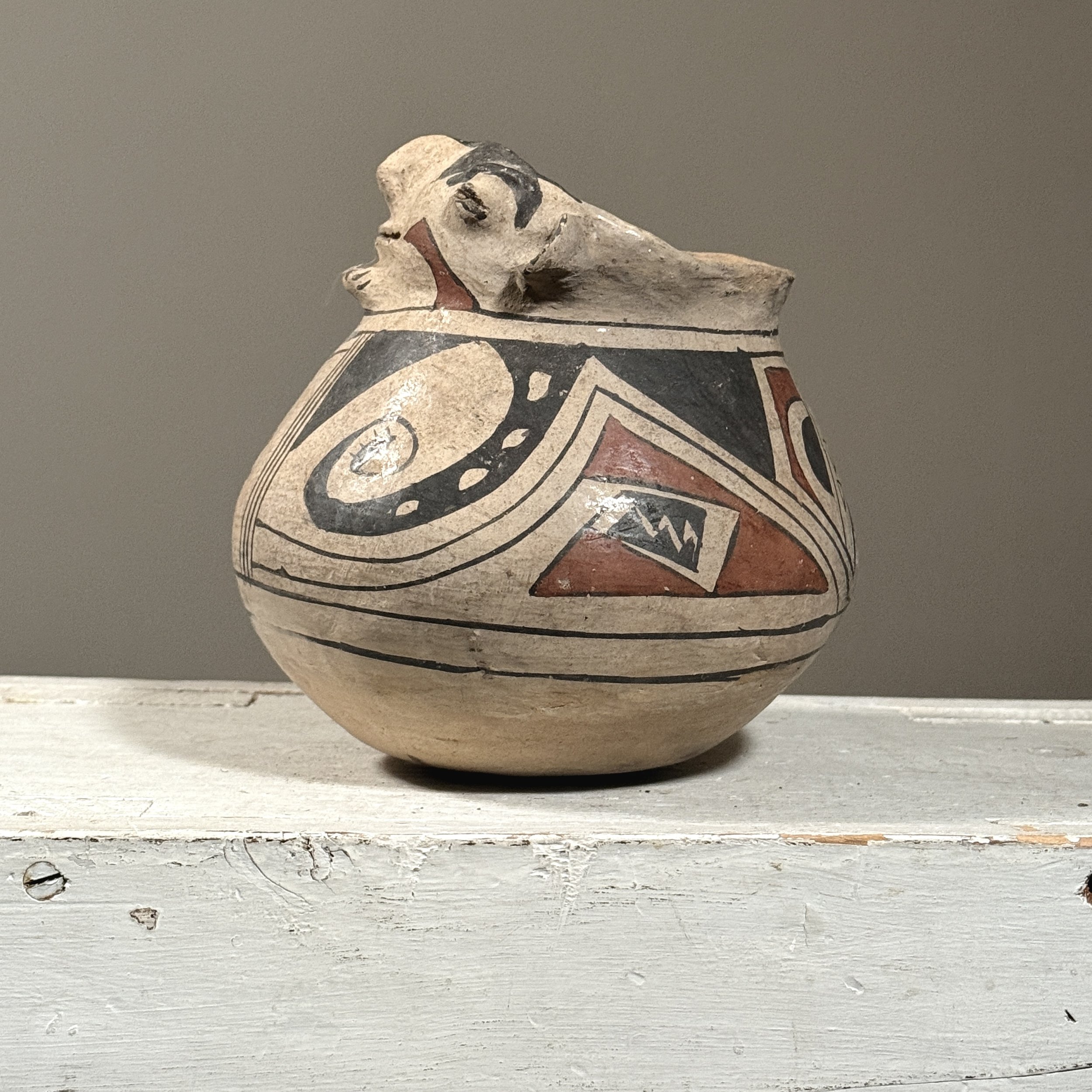 Side view of Casas Grandes or Mata Ortiz pottery