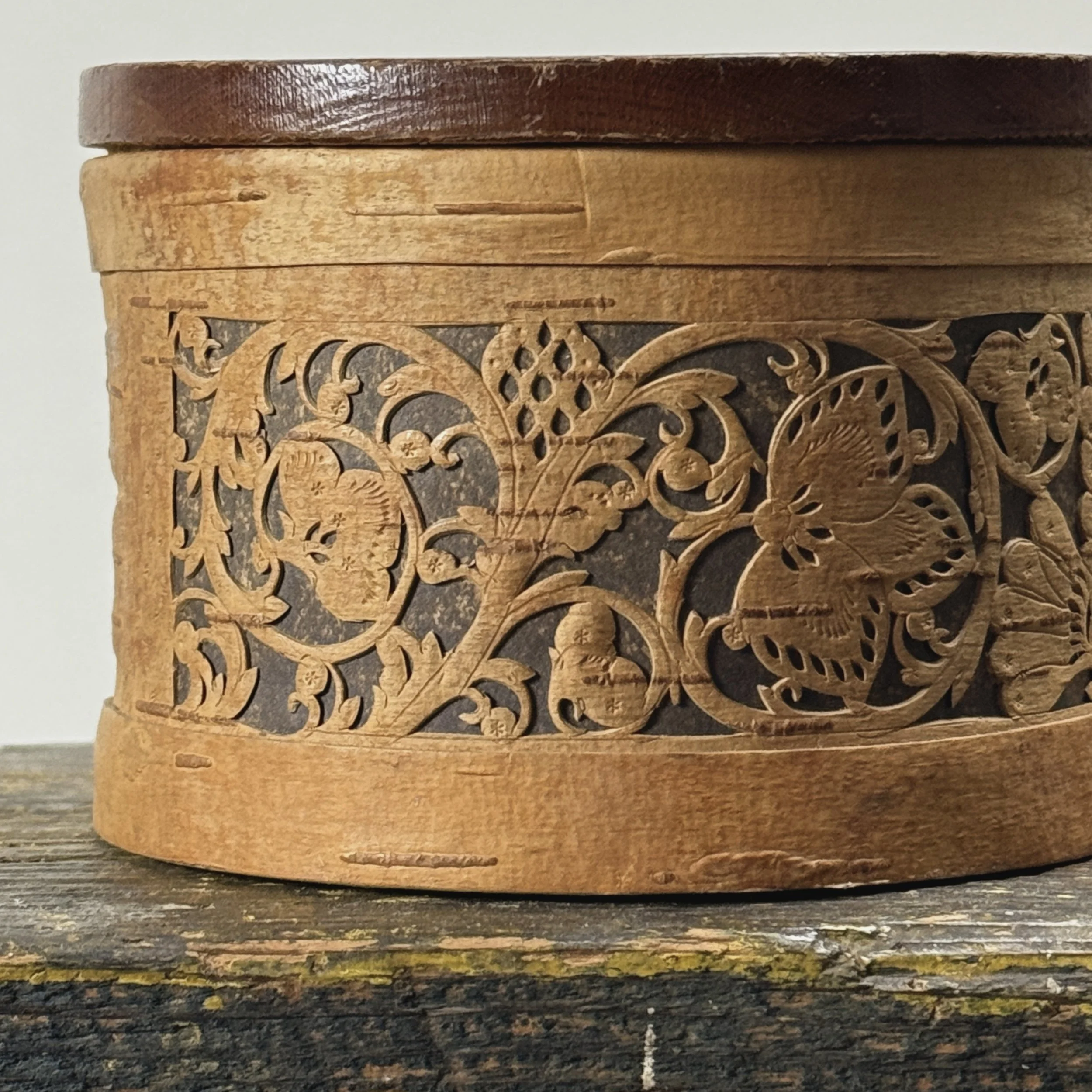 Close-up of layered birch bark fretwork construction
