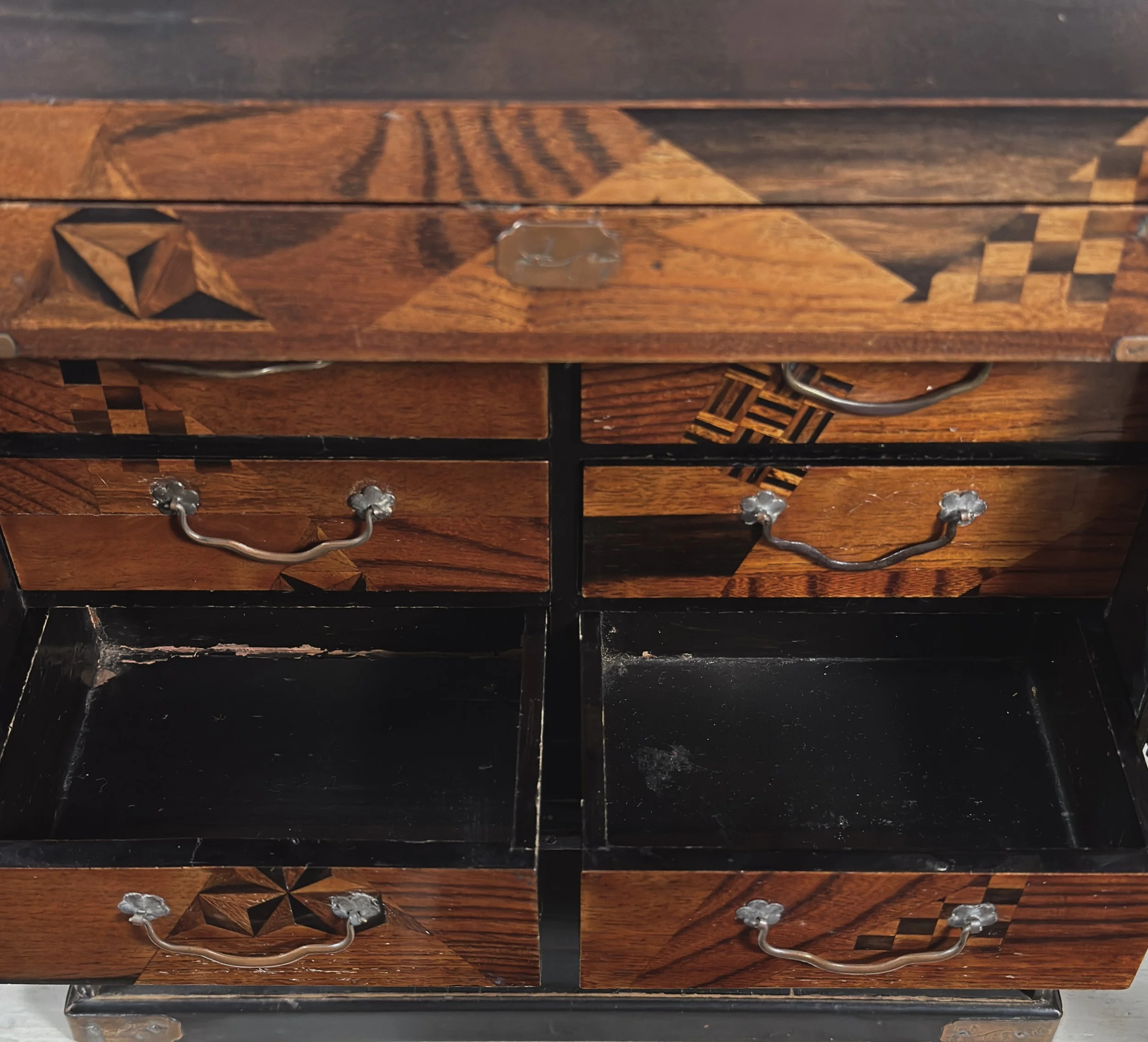Antique Japanese Meiji period kodansu cabinet, yosegi parquetry and mother-of-pearl inlay
