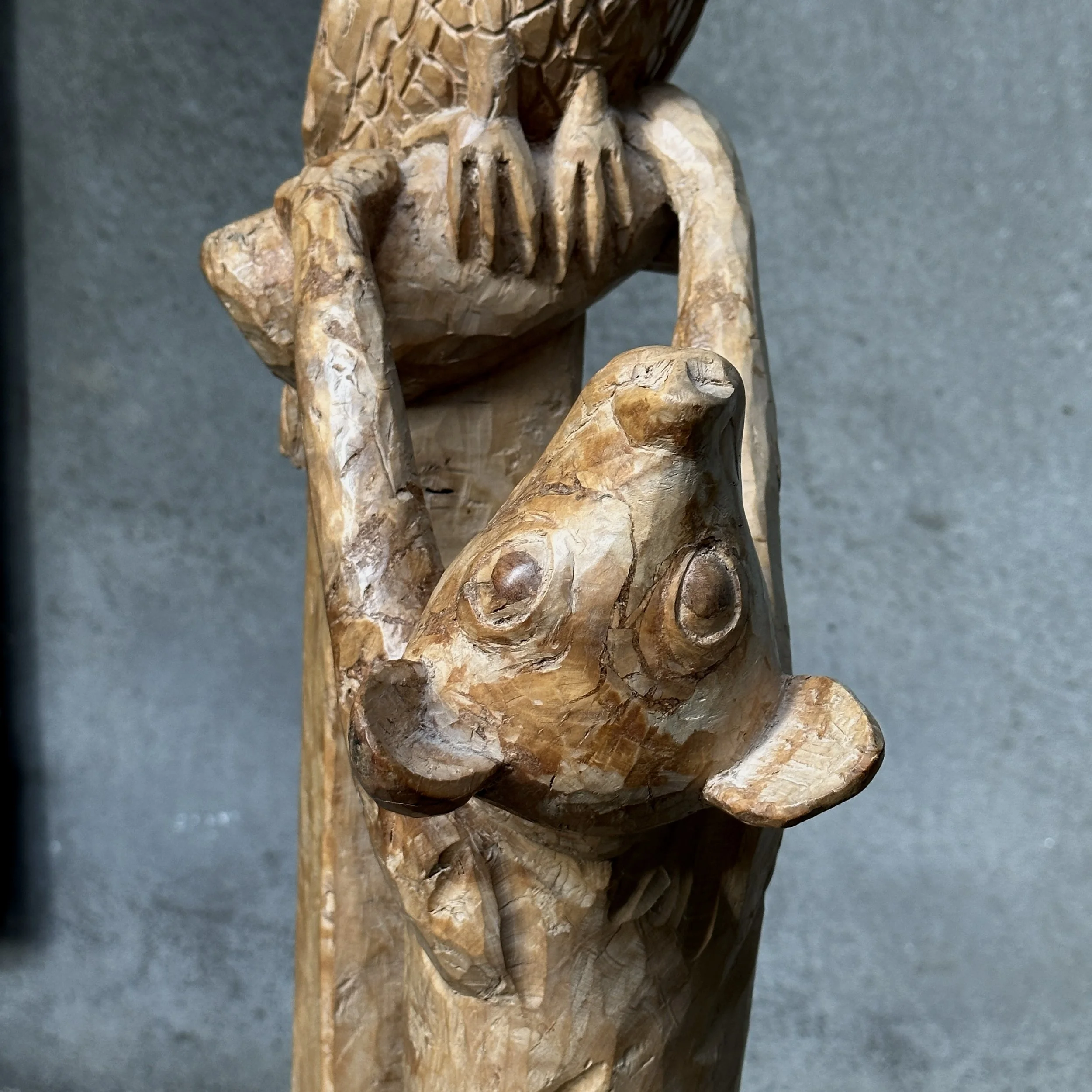 Detail of the dog pursuing the cat.