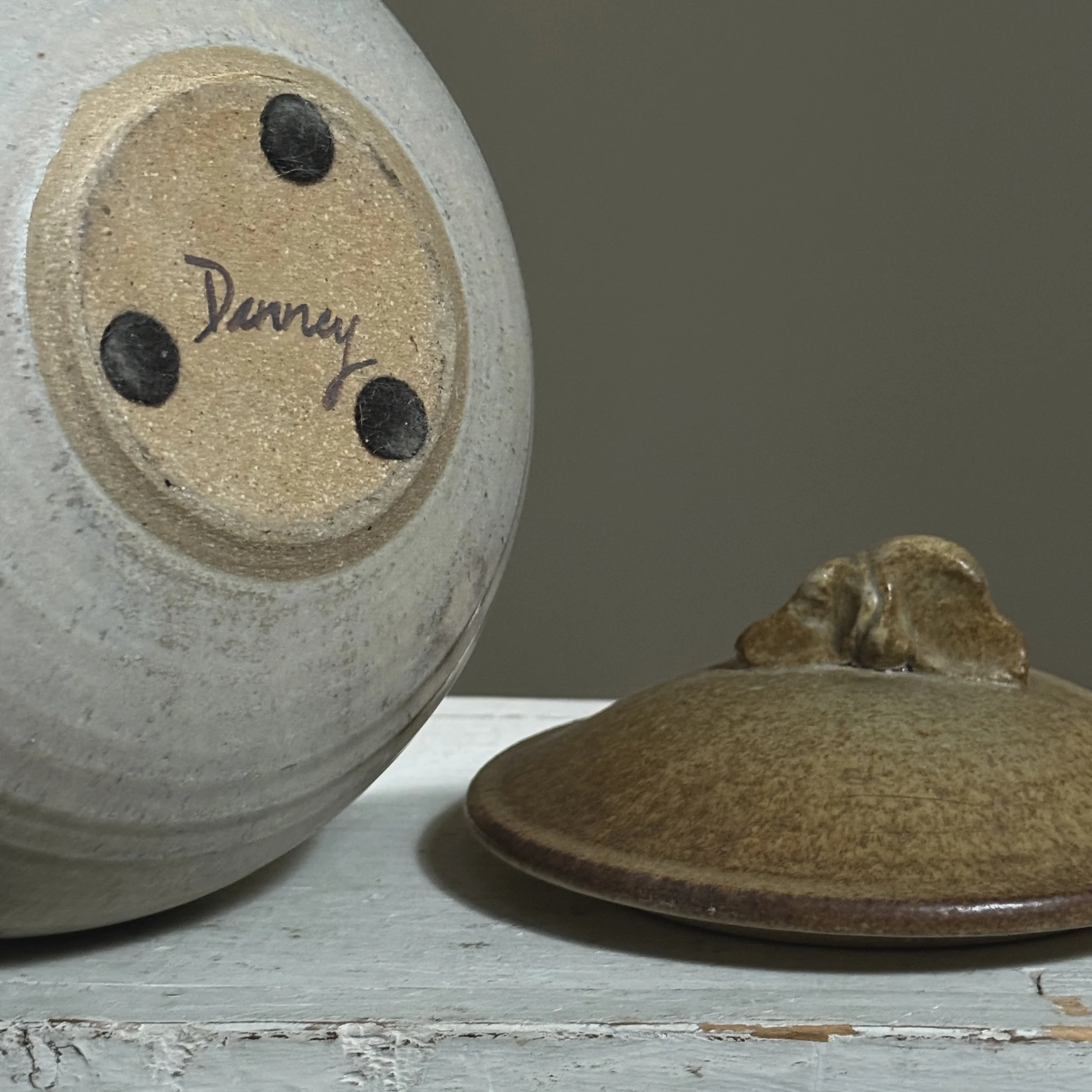 View of the base showing the potter's signature.