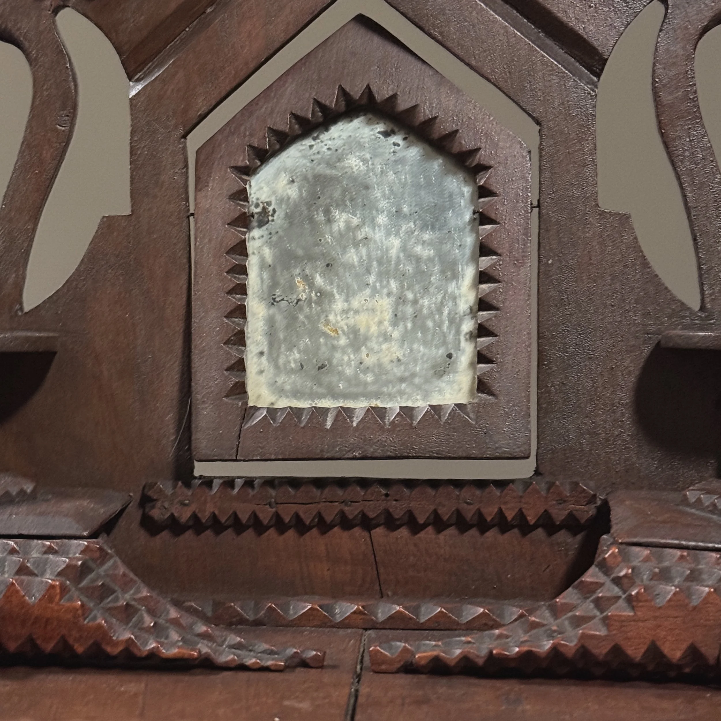 Close up of the mirror.