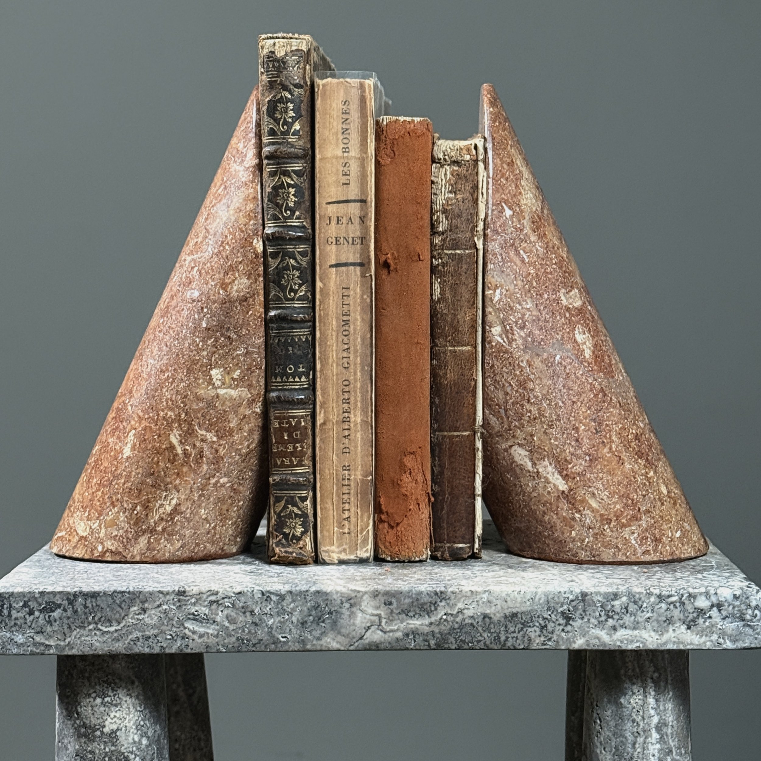 Vignette with books.