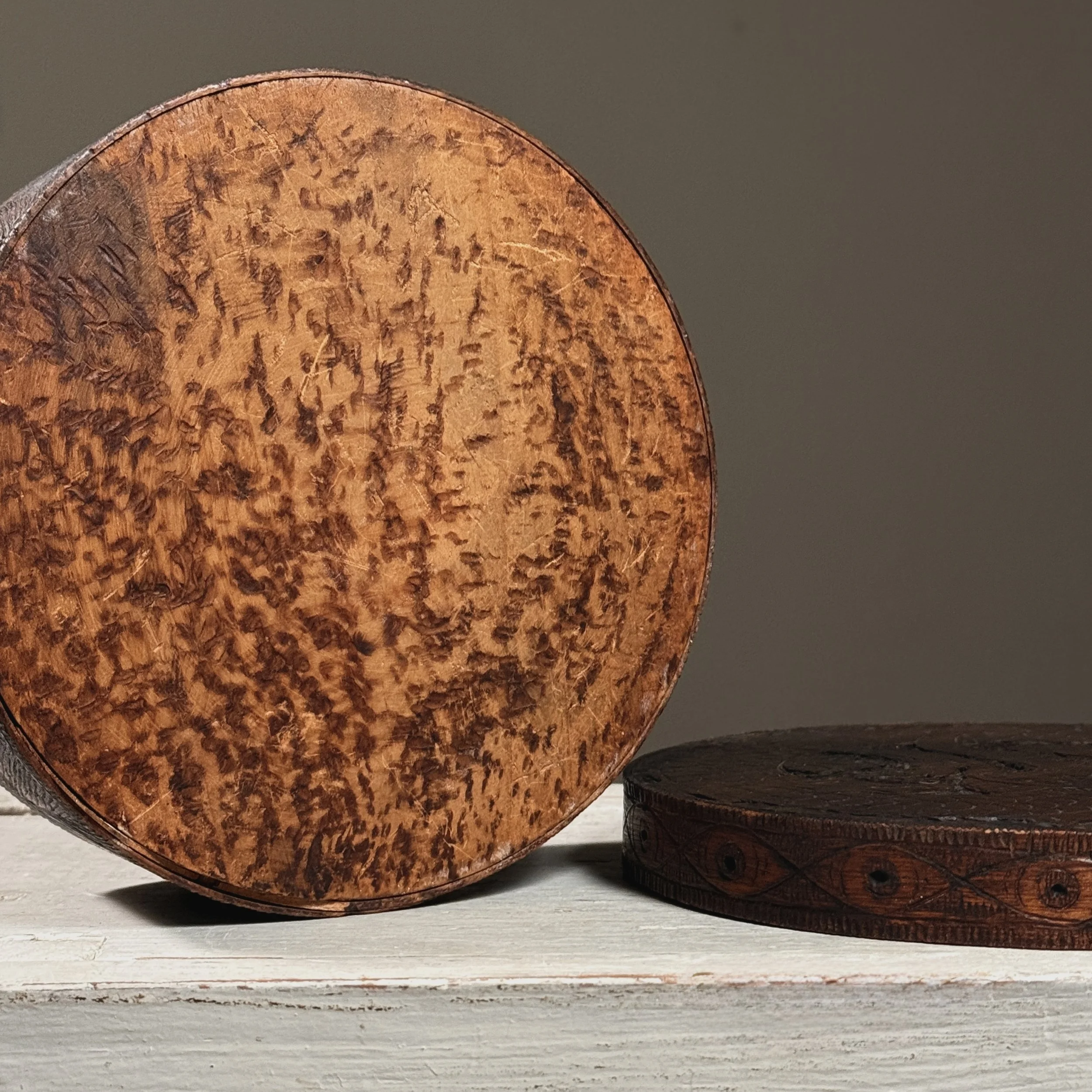 View of the bottom of the box.