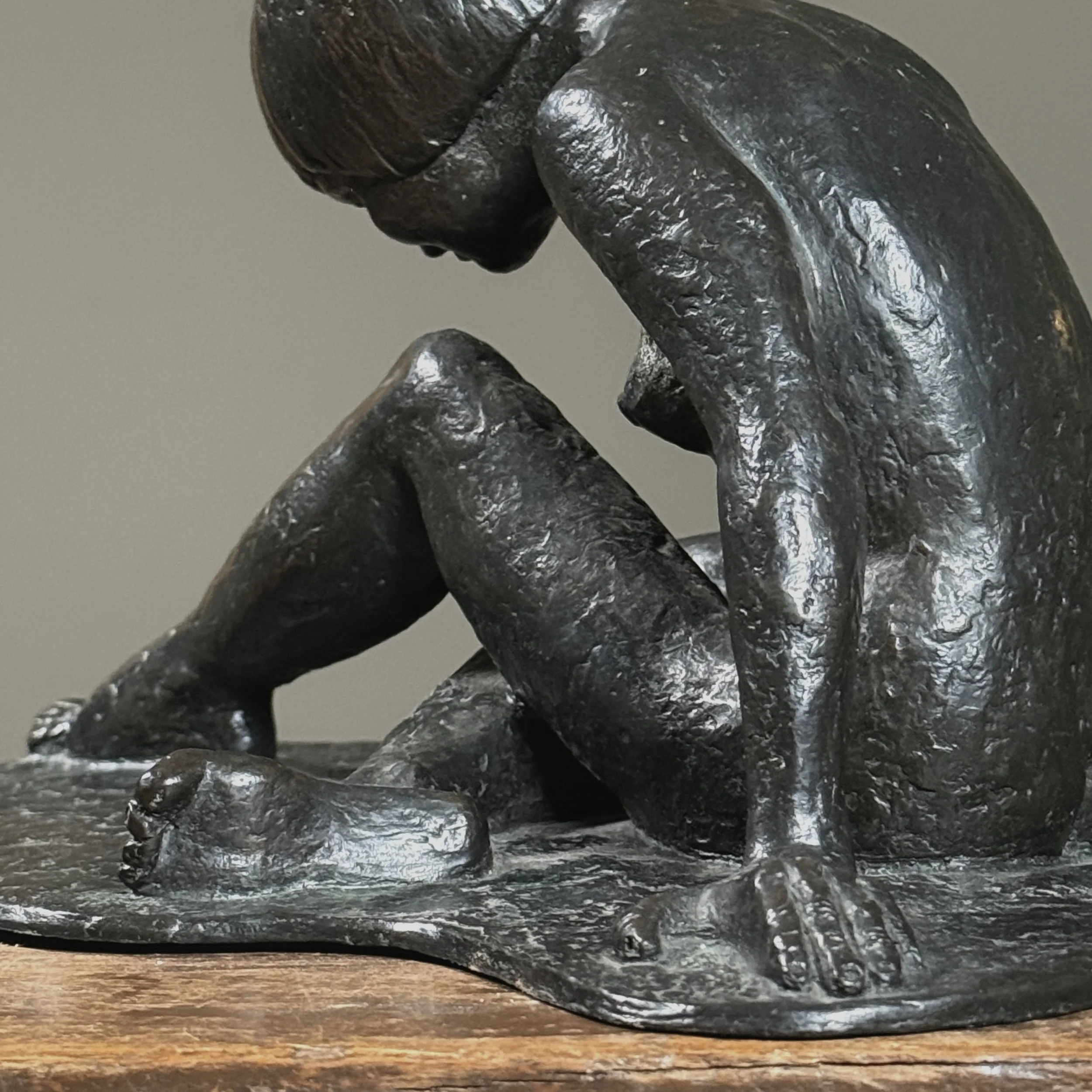 Close up of the sculpture.