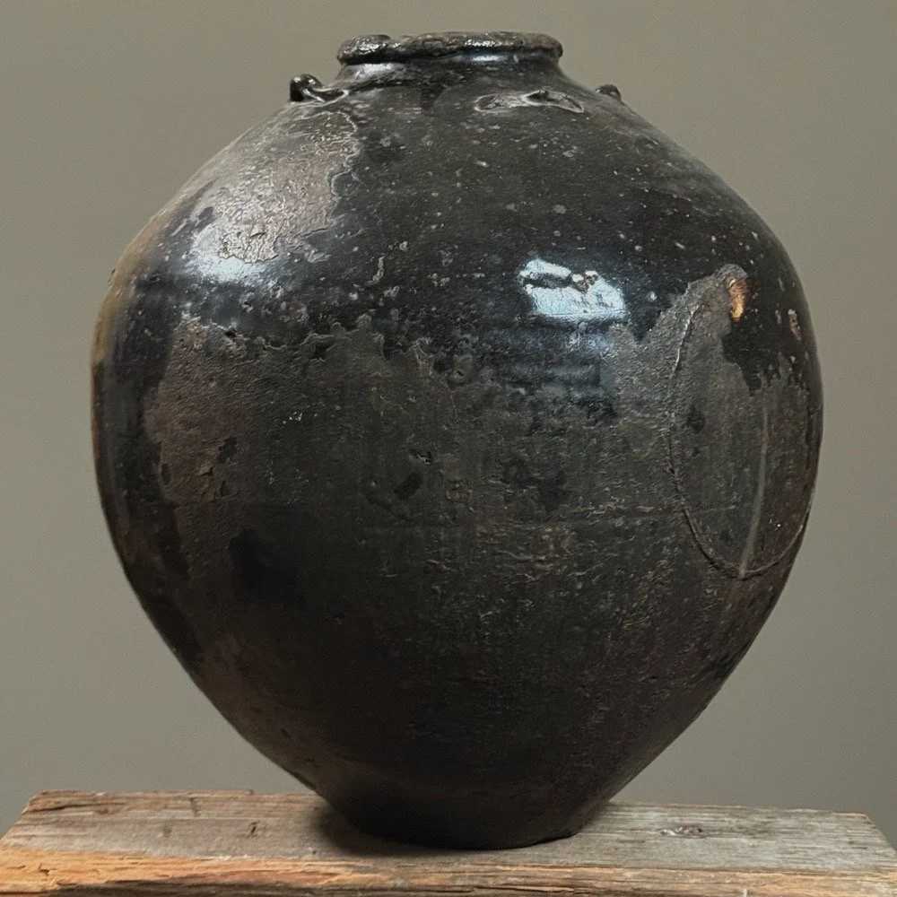 17th century Chinese Martaban black glazed ceramic vessel with lug handles