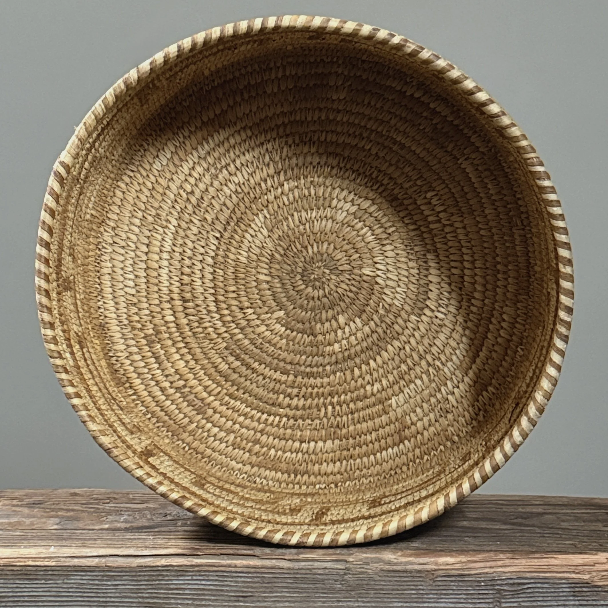 Top down view of the basket.