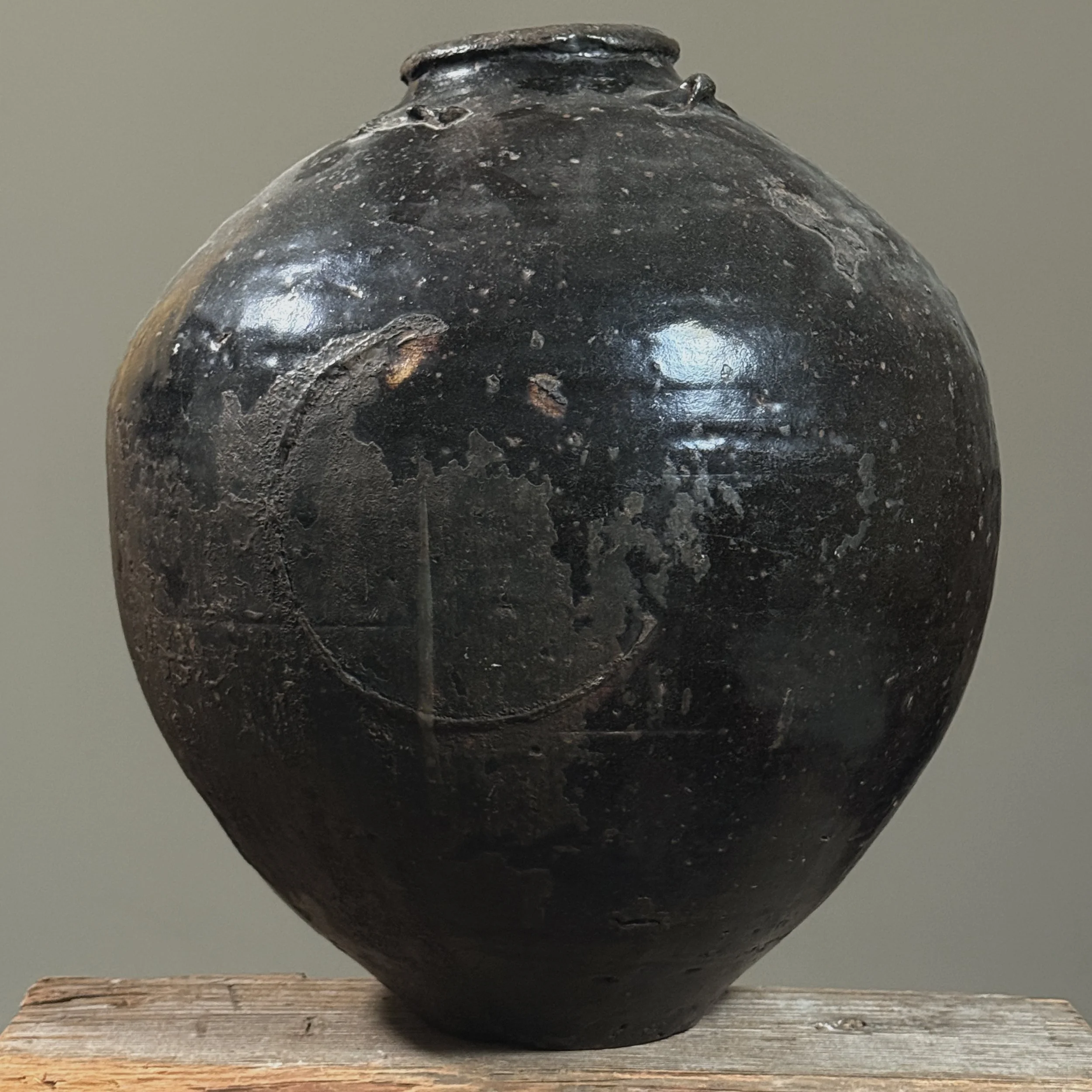 17th century Chinese Martaban black glazed ceramic vessel with lug handles