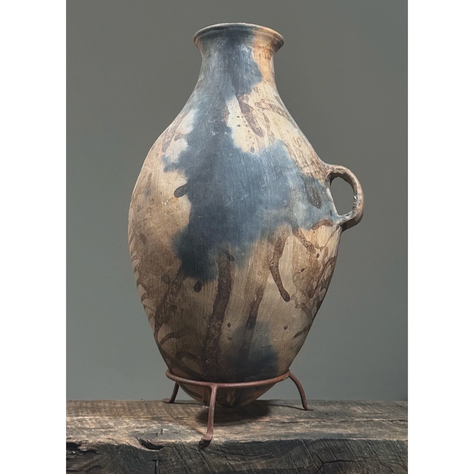 Oaxacan amphora pottery with twin handles and tapered neck