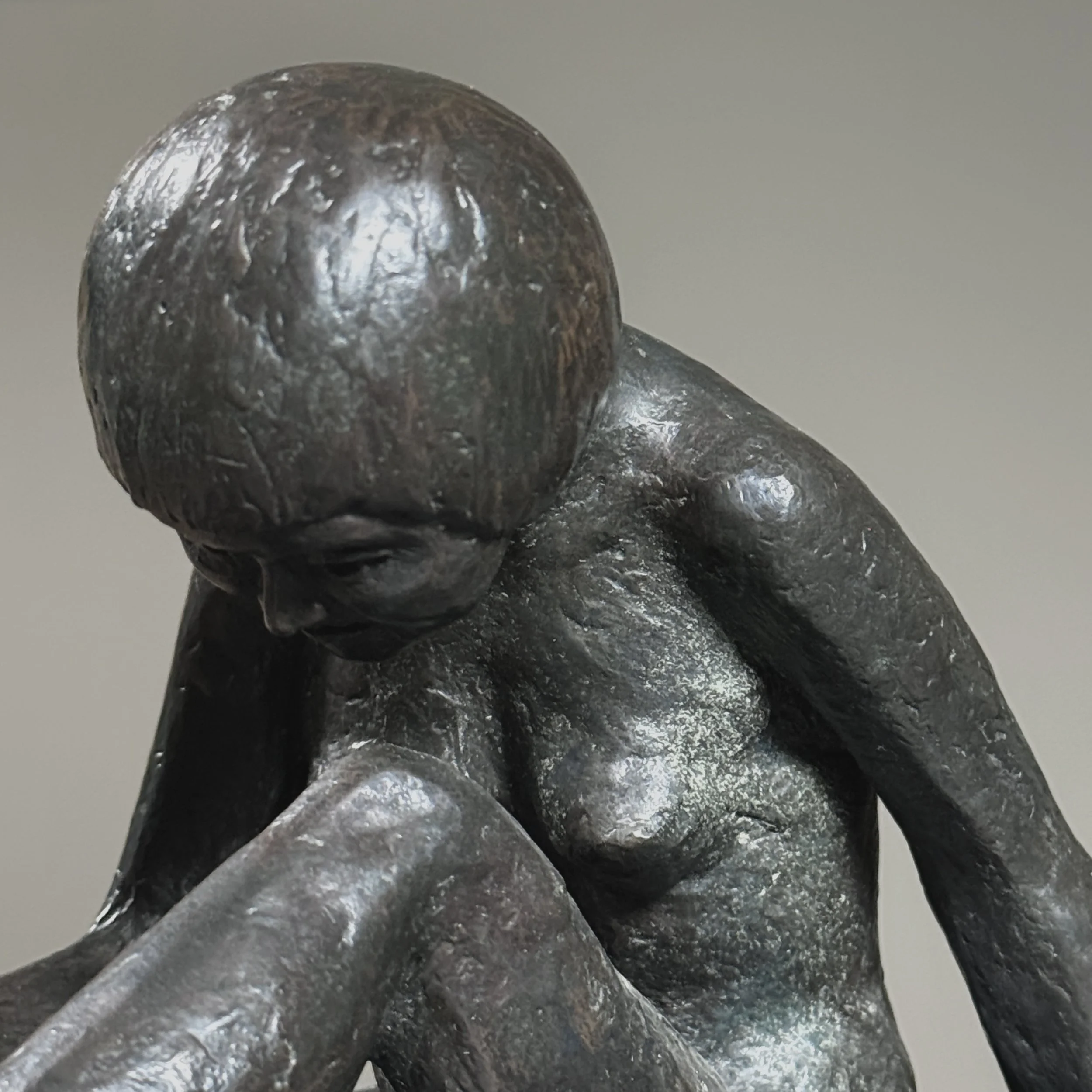 Close up of the sculpture.