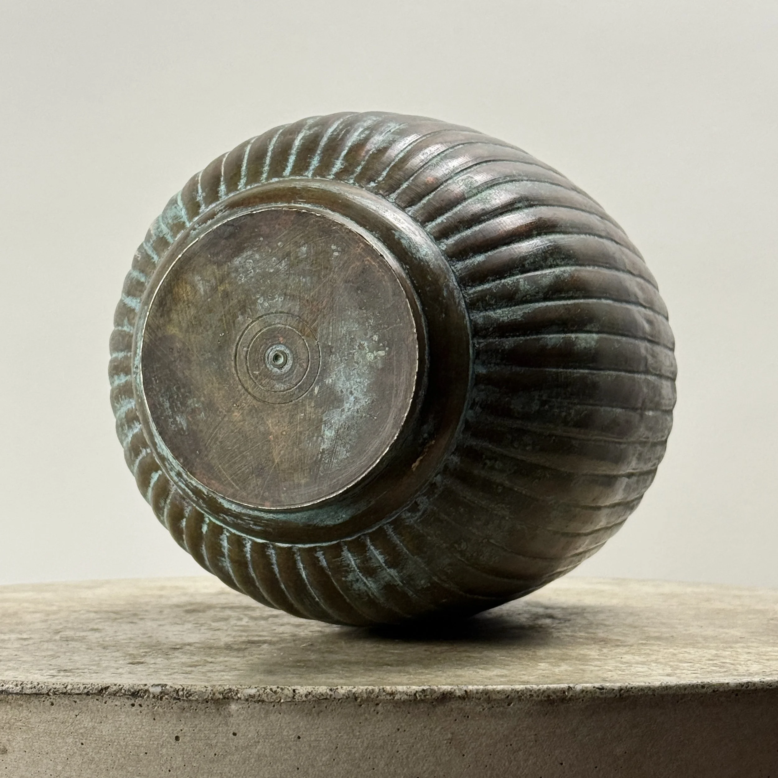 Bottom of the vase.