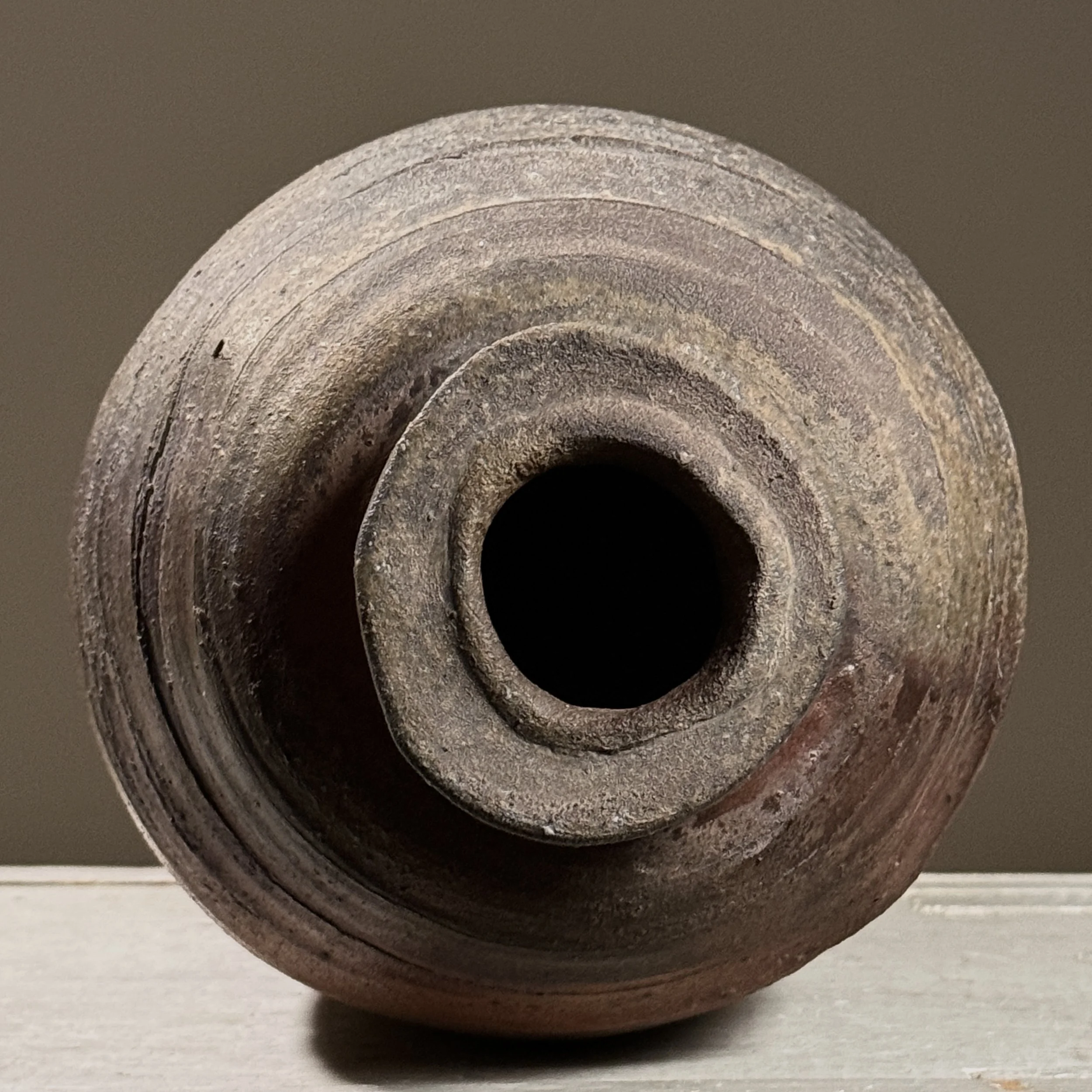 Top down view of the vase.