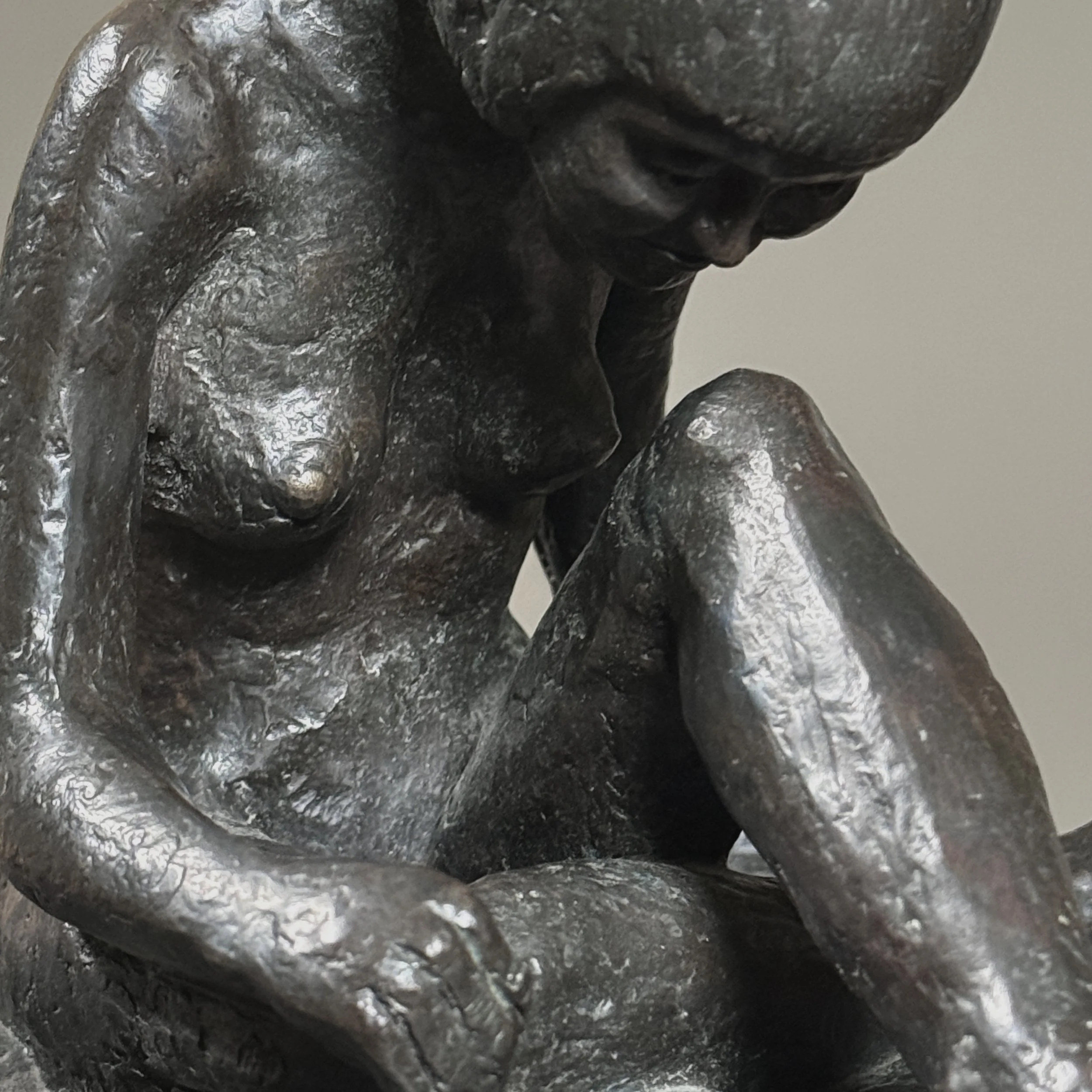 Close up of the sculpture.
