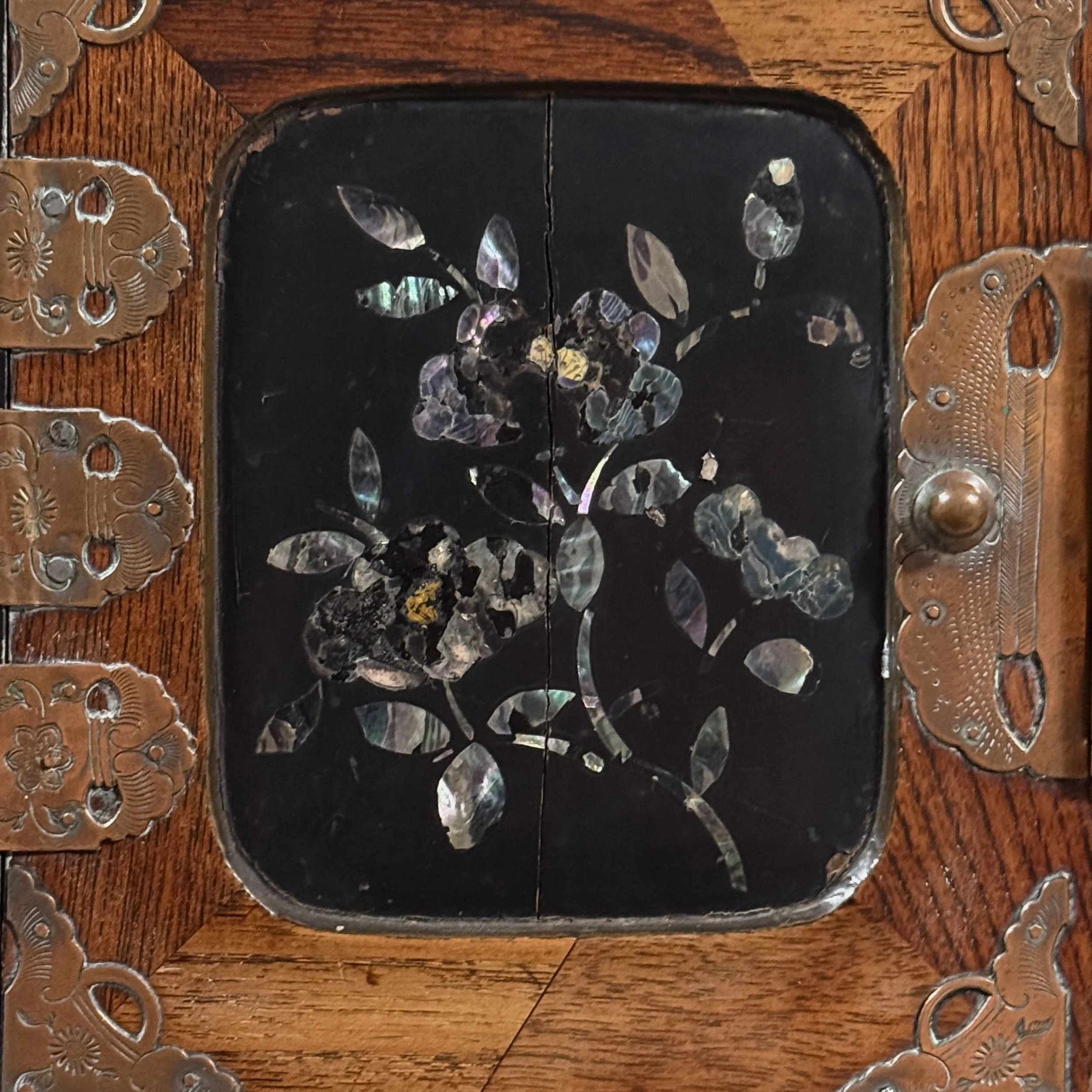 Antique Japanese Meiji period kodansu cabinet, yosegi parquetry and mother-of-pearl inlay