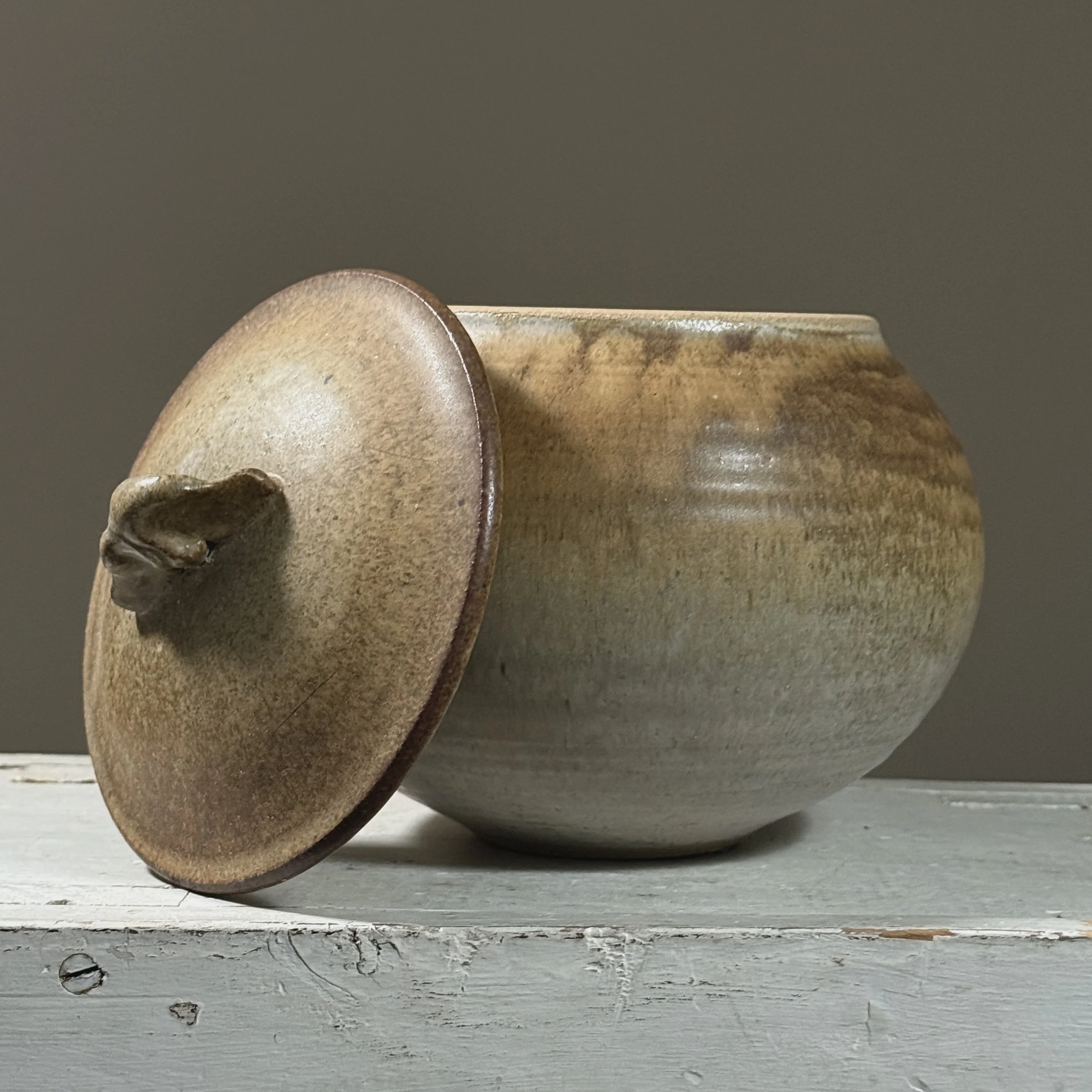 View of the vessel with the lid removed, showing the interior.