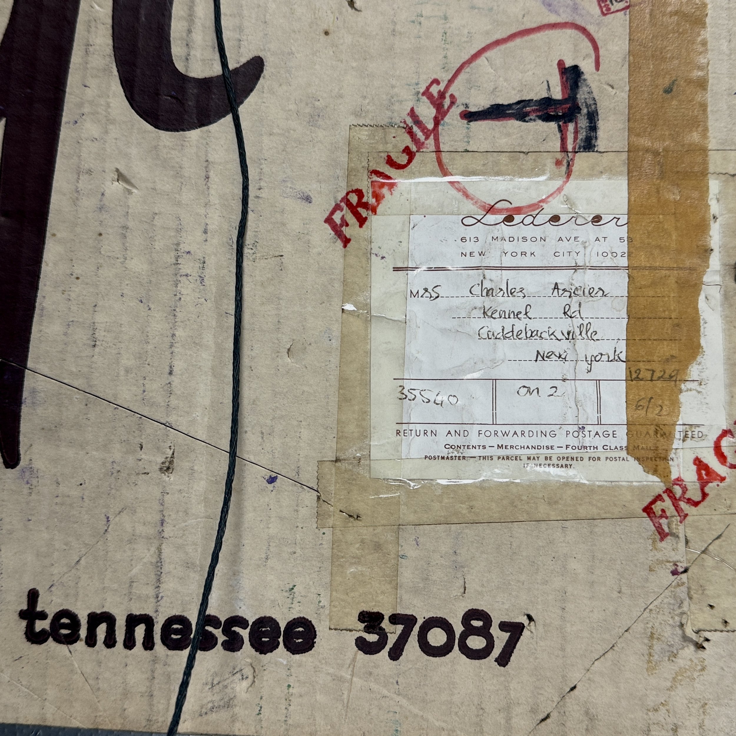 Original shipping label en verso.