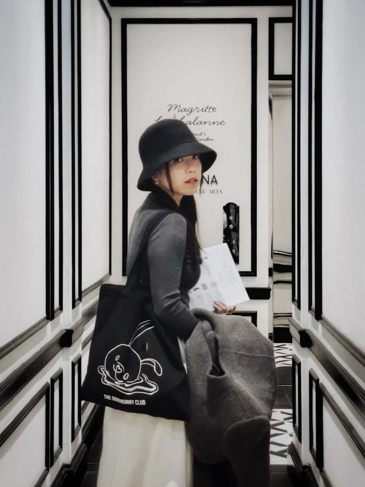 November art dates 🥖🕵🏻&zwj;♀️🥚🖤✨ 
Swipe to the end to see my latest treasure!

1. Dressing for the occasion
2. Magritte &amp; Les Lalanne &ldquo;In the Mind&rsquo;s Garden&rdquo;
3. Transported back to art school
4. Particularly drawn to Claude&