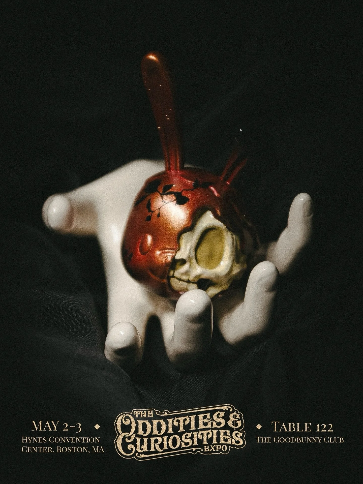 Bringing a little of the Big Apple to O&amp;C!
&ldquo;Malus&rdquo; returns, one last time🕯️

Come take a bite 🍎

✨ Table 122 @odditiesandcuriositiesexpo 
📆 5/2-3 (Sat &amp; Sun)
📍 Hynes Convention Center, Boston