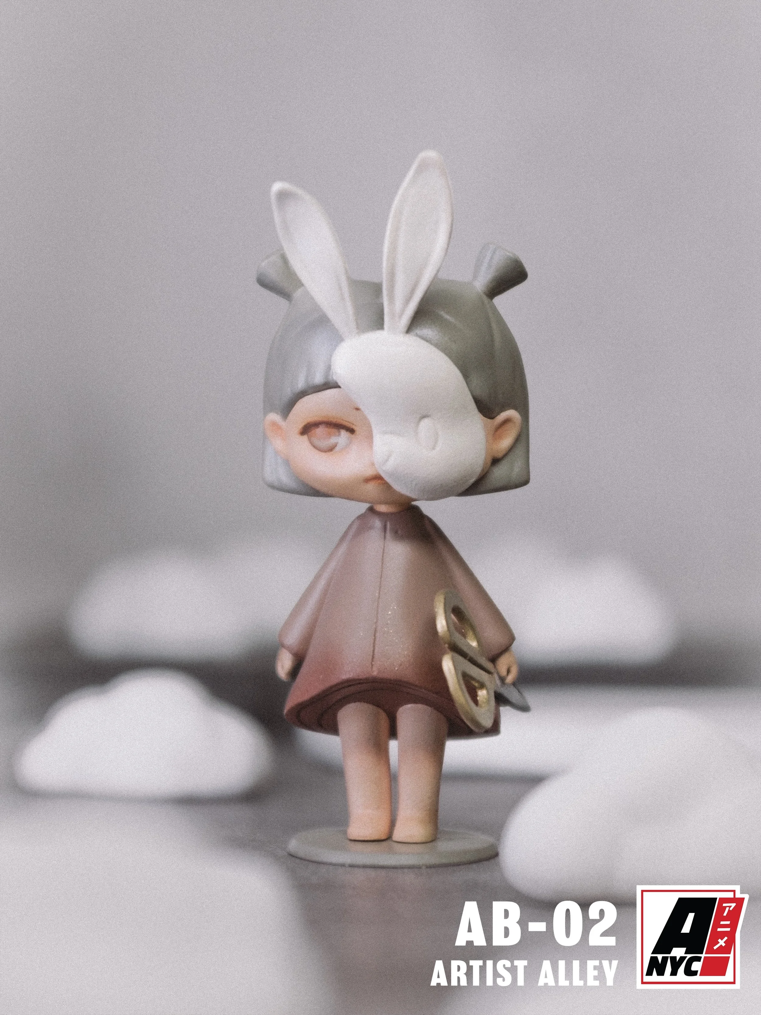 Full reveal! The Wanderer cuts her path into the unknown, from the studio to ANYC, and maybe to you?
Hand-painted on resin. Pick yours at table AB-02 ❤︎⁠

3.5&rdquo;h x 1.5&rdquo;w x 1.25&rdquo;d
Includes magnetic mask and scissors accessory

📍Artis