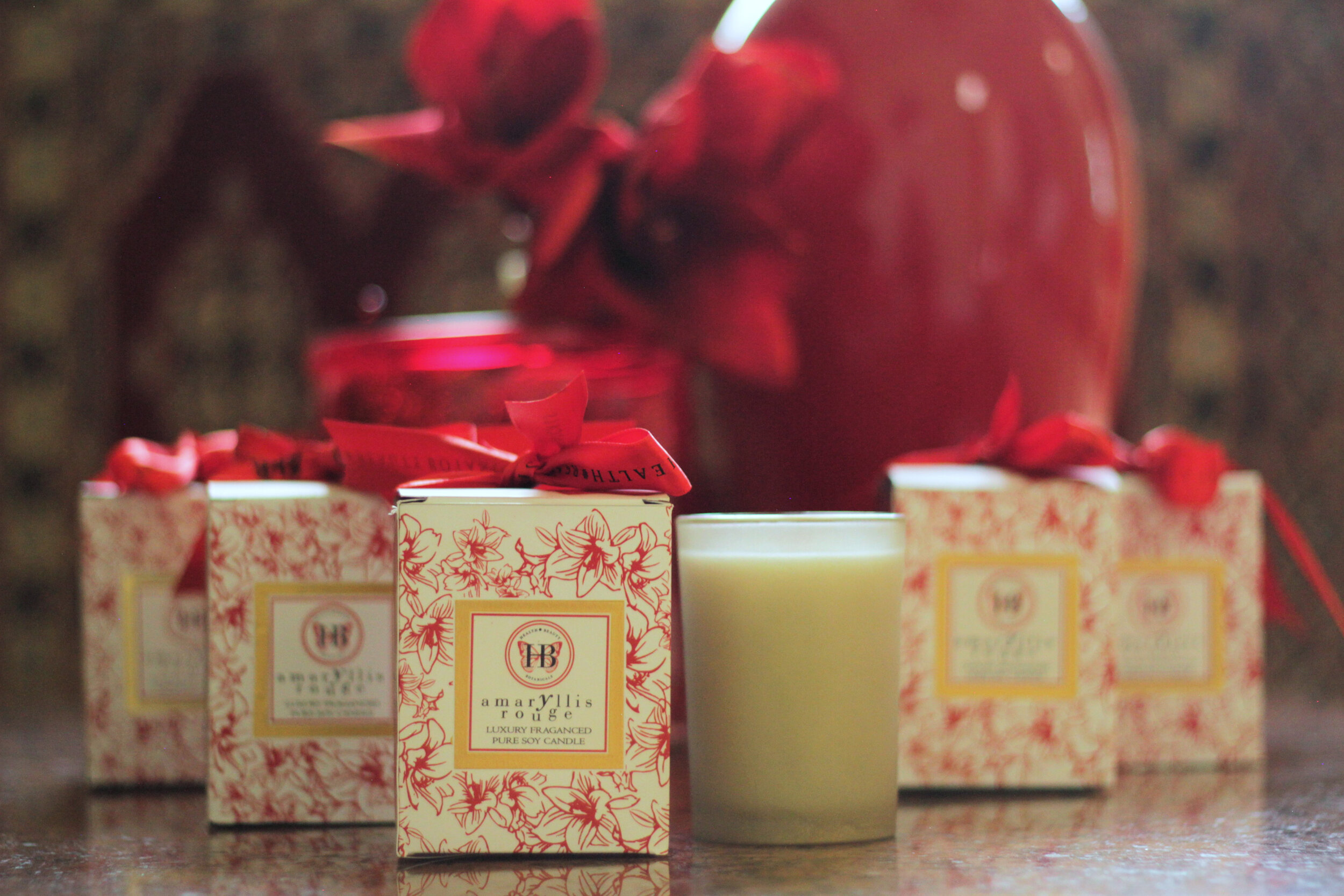 Amaryllis-Rouge-many-graphic-side-candle-.jpg