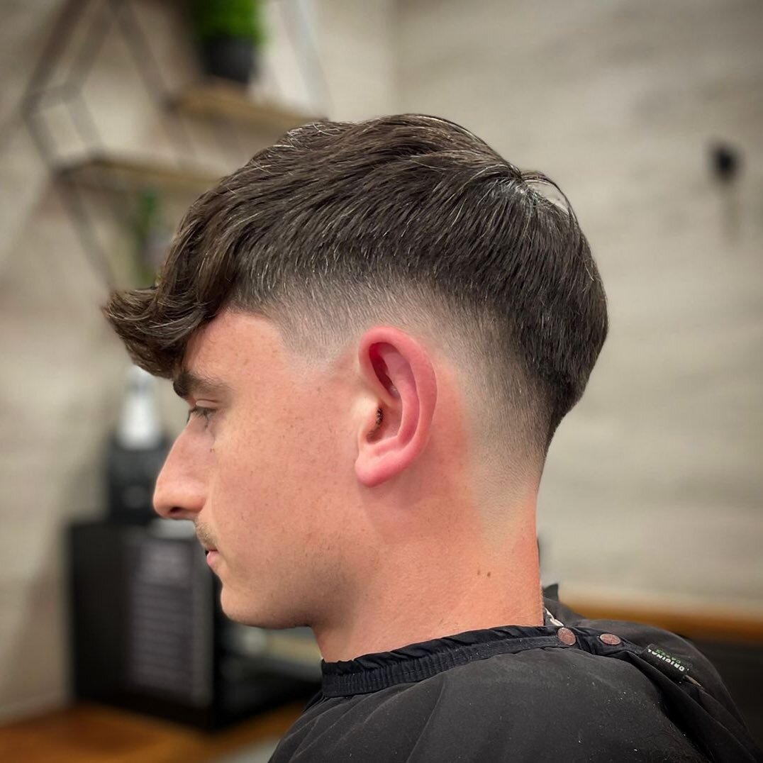 [SKIN X HEAVY TOP]
-
A nice example of a clean SkinFade with a heavy top &amp; fringe by Gavin from the @lowesbarbershop team!
-
To book in with him or the team hit the link in bio!
-
We have some availability next week, we will posting the available