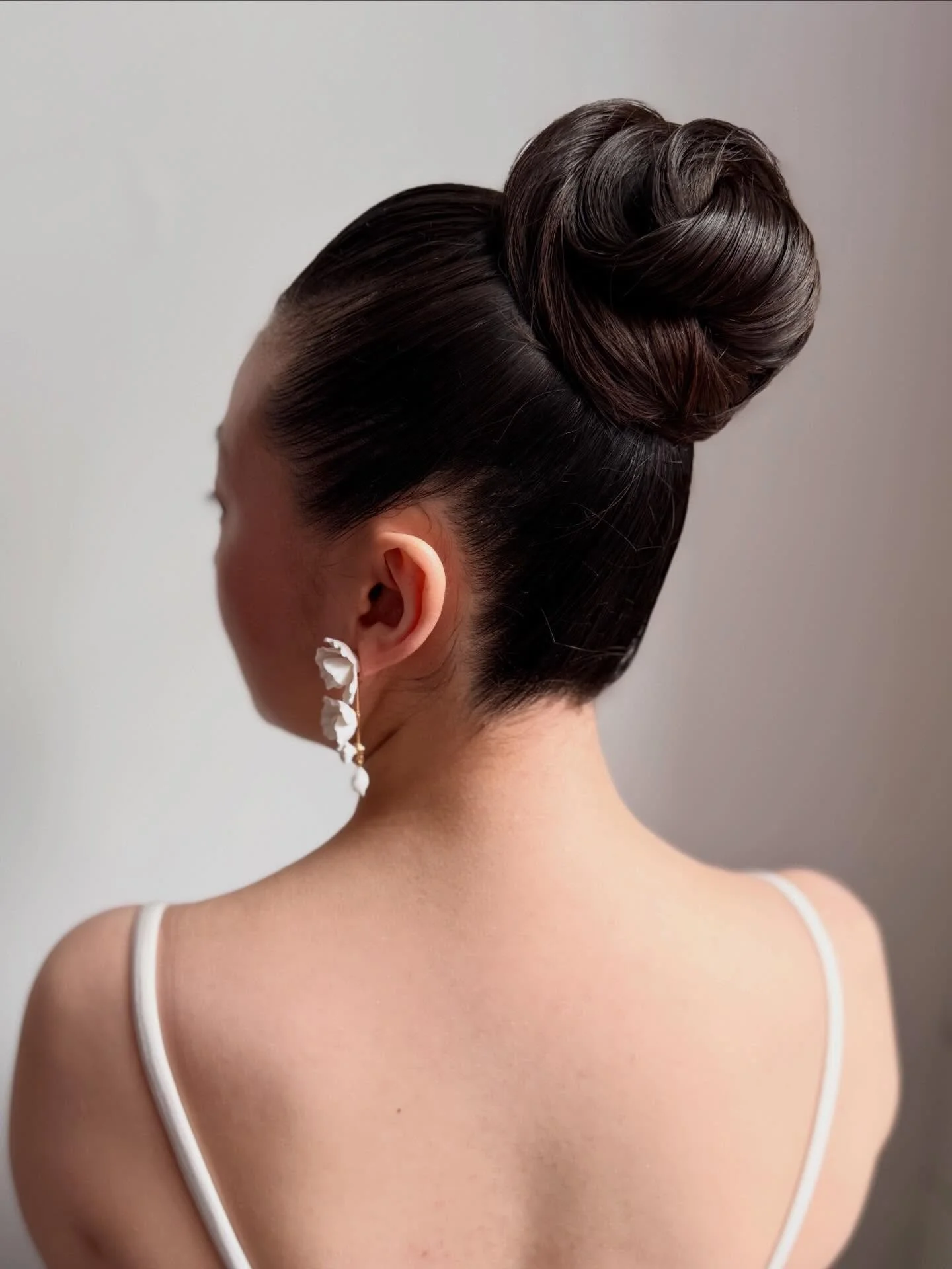 I was totally clicking with Hanna&rsquo;s hair vibe!  She loves a high ballerina bun and so do I!!!

I actually love ballet in general and have been debating getting season tickets to the @bostonballet!  And fun fact, I went to the ballet the day bef