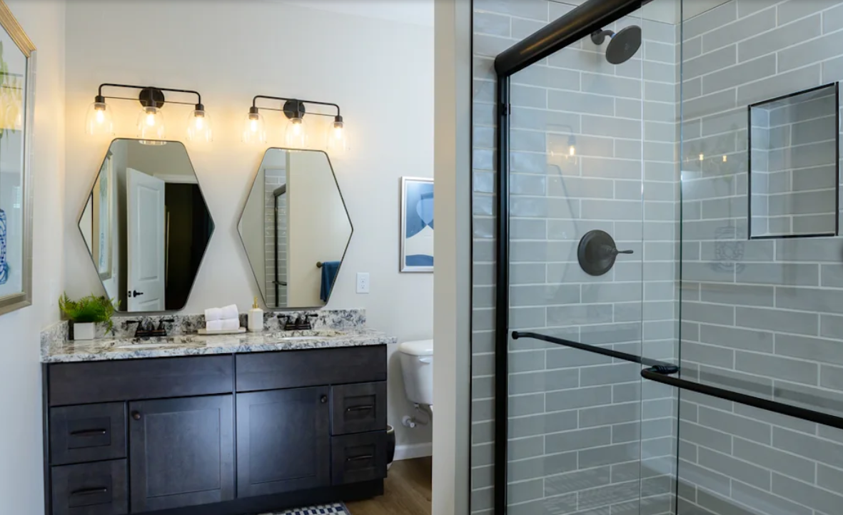 Fairmont - bath 2.png