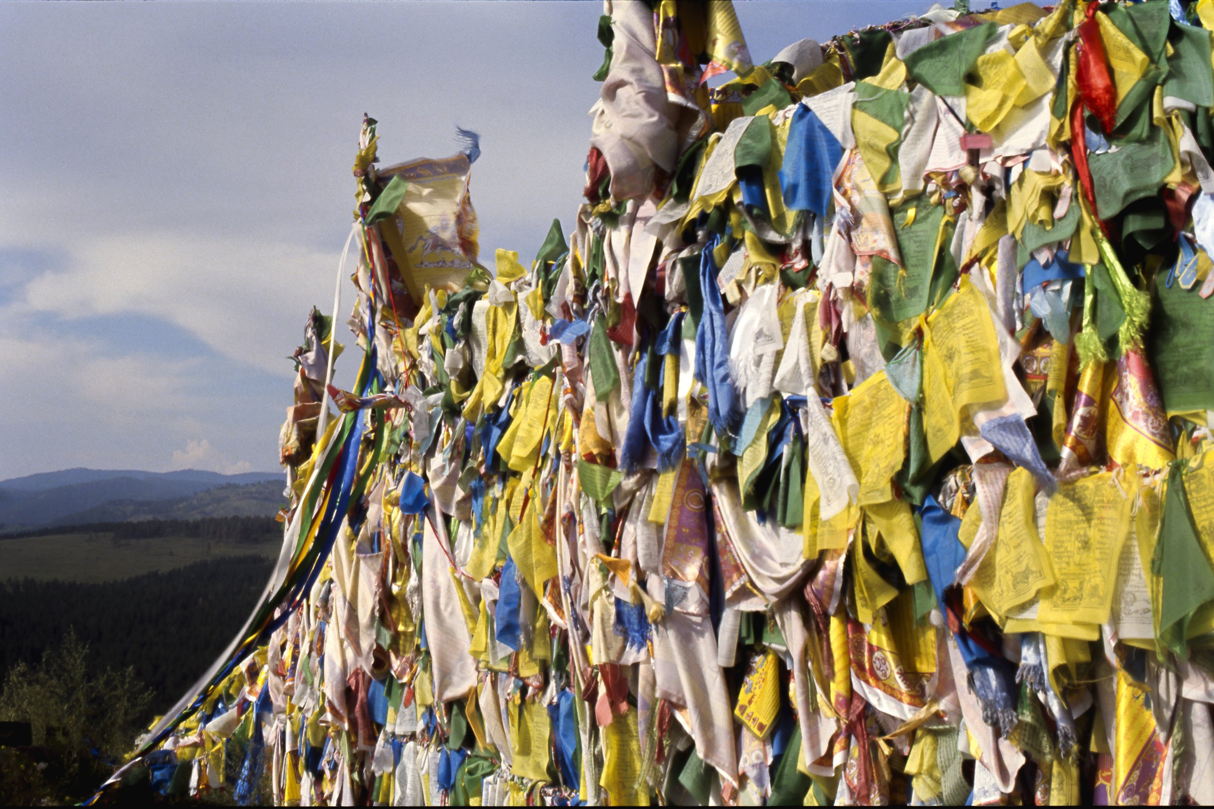 Rinpoche Datsun, Flags 2.jpg