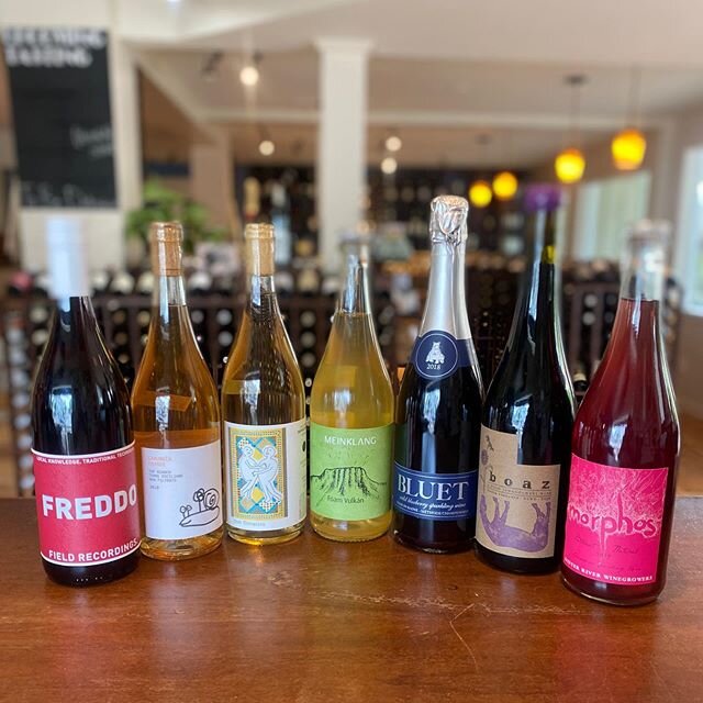 Happy Pride🌈🍷
.
.
.
#pridemonth #naturalwine #lovekpt #drinkthekennebunks