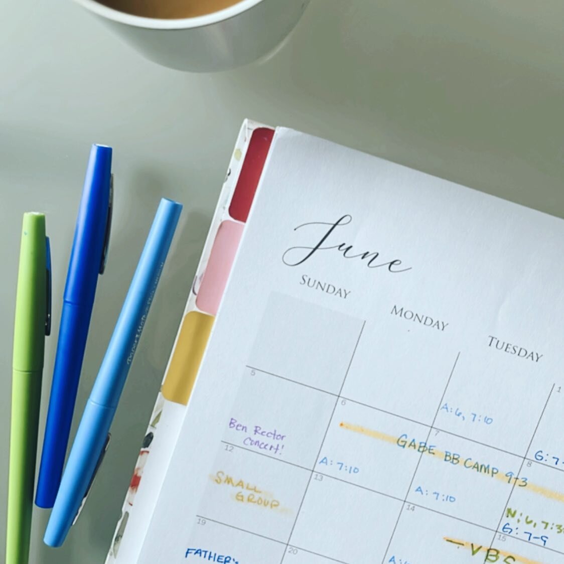 Planners can be tricky. In the past, I&rsquo;d start the new year with a fresh new planner only to neglect it like a New Years resolution and come back to it later to use as grocery paper lists (that way I felt I could justify that I didn&rsquo;t COM