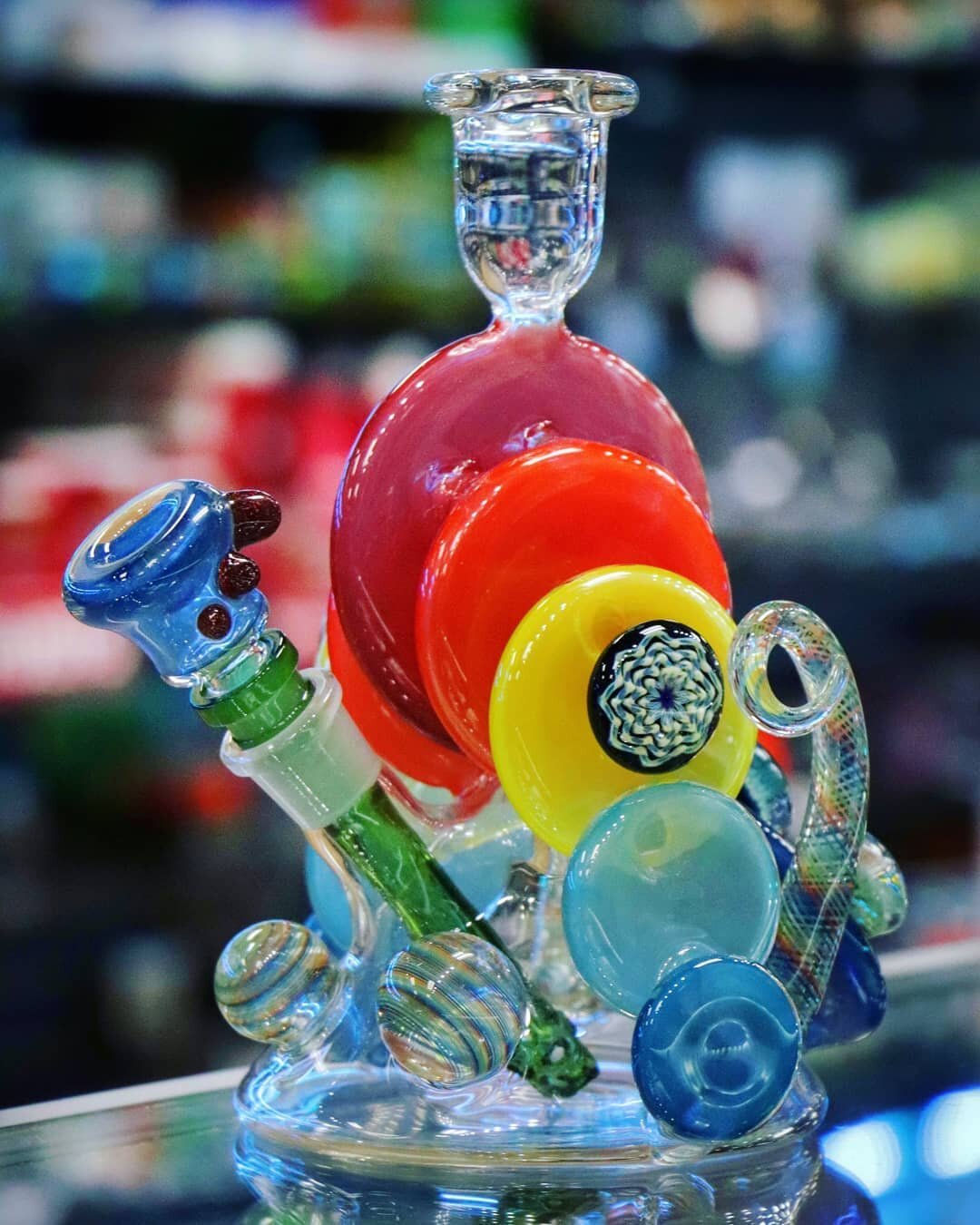 $̶1̶5̶9̶9̶.̶9̶9̶ ➡ $1199.99

This incredibly intricate and exceedingly gorgeous piece, which took 3 DAYS to craft (entirely by hand), is now 25% OFF!!! 😍

#waterpipe #intricate #dryherb #concentrate #flower #wax #handmade #handcrafted #beautiful #go