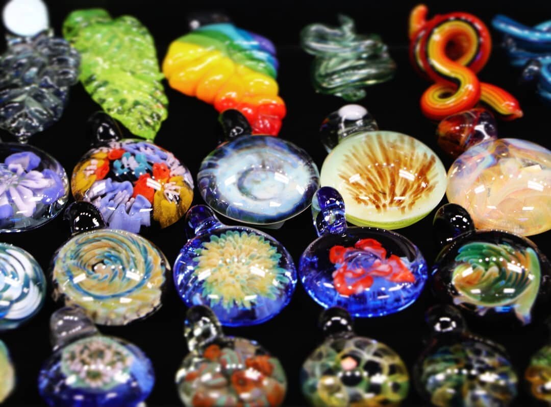 Get you some colorful bling while supporting local glass blowers with these incredibly intricate pendants!! #beautiful #pendant #jewelry #localartists