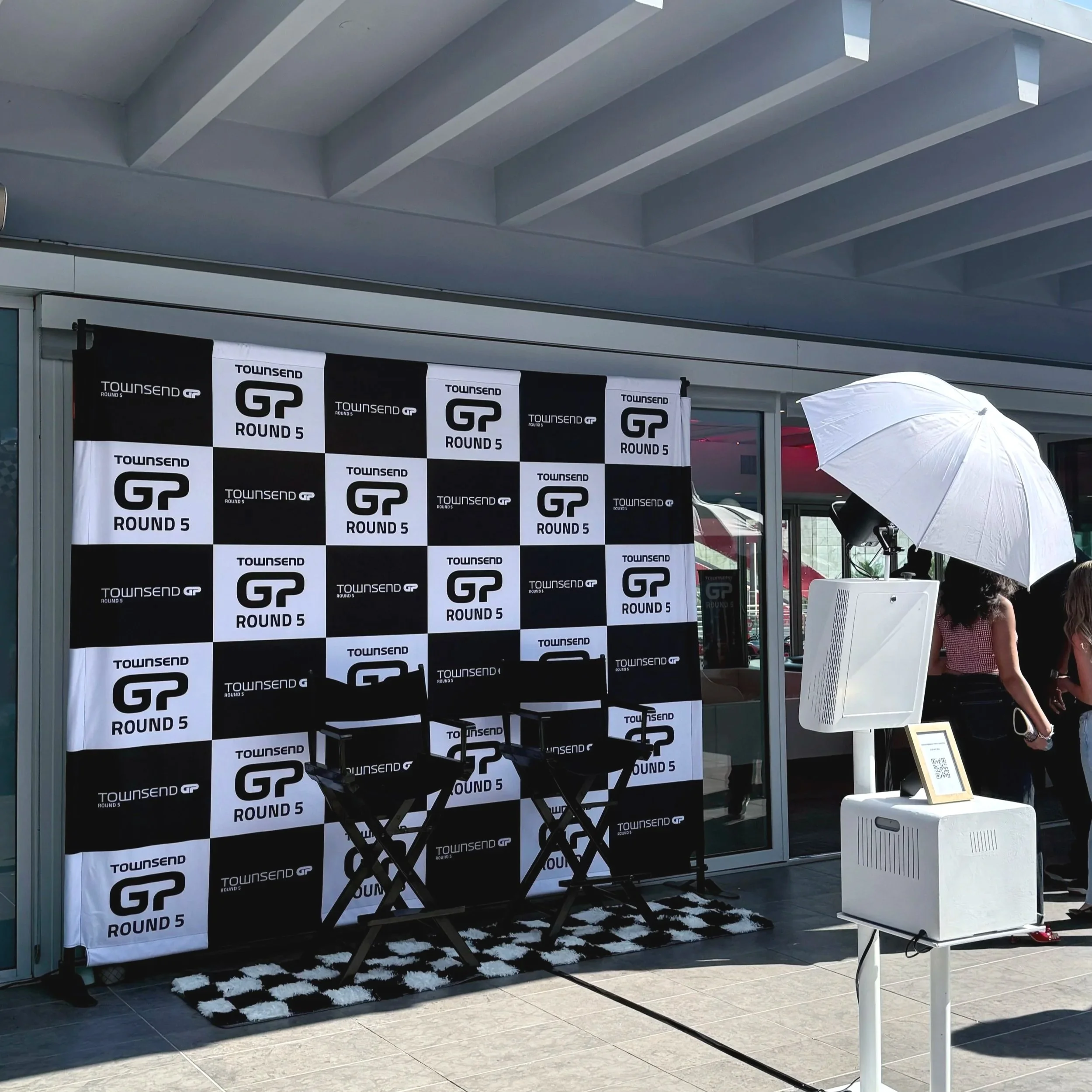 CUSTOM STEP & REPEAT (additional fee)