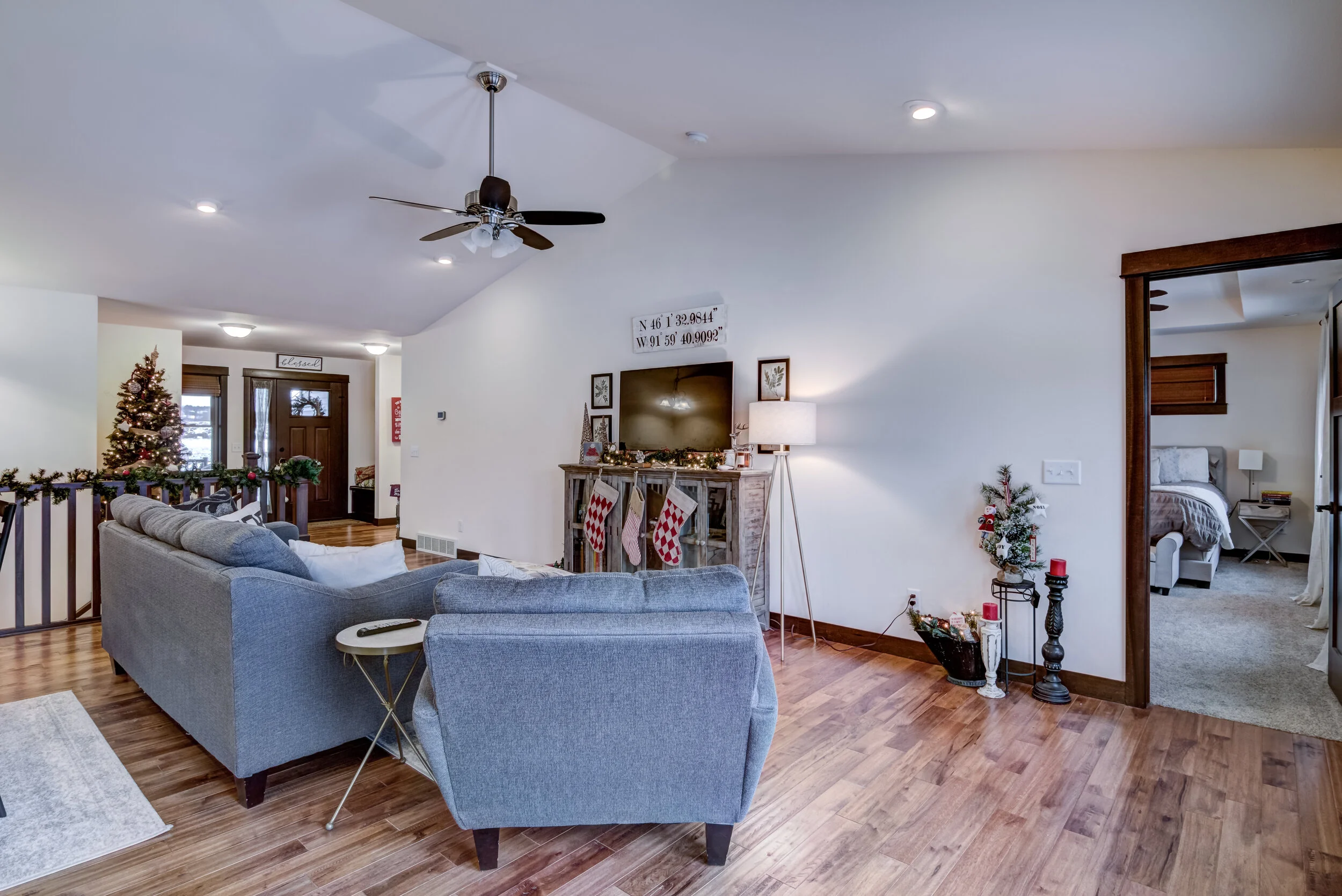 02 - Living Room-4.jpg