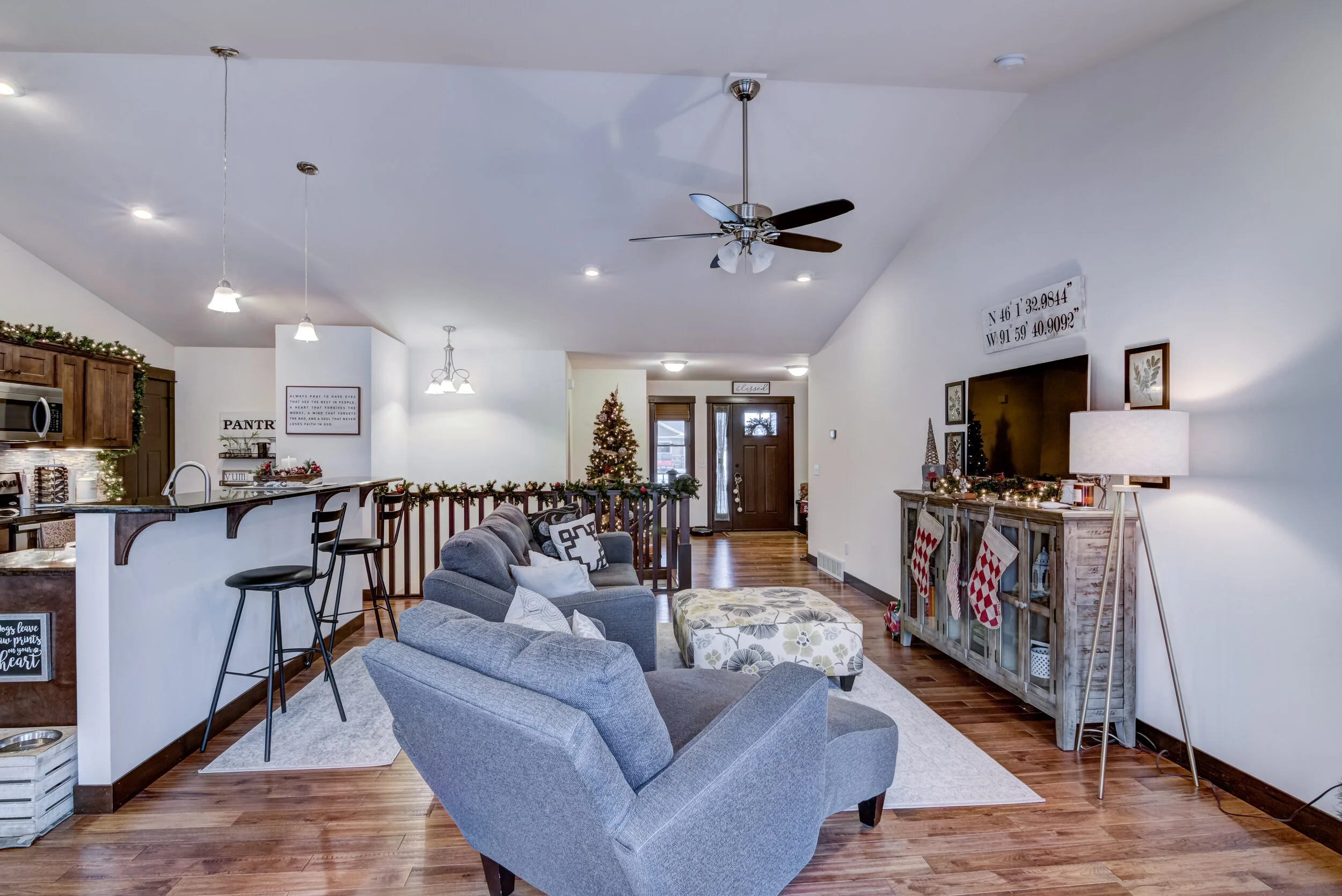 02 - Living Room-1.jpg
