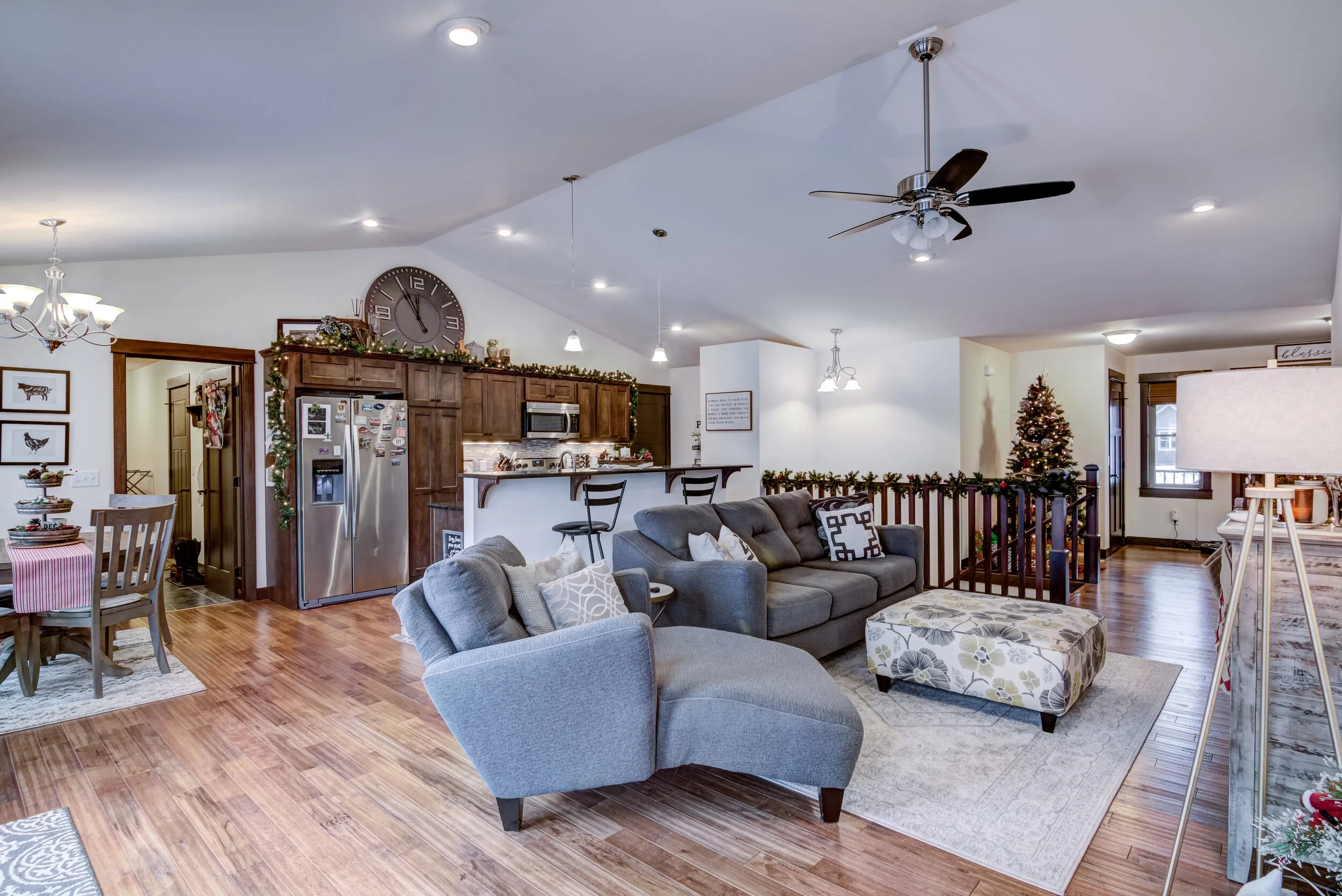 02 - Living Room-2.jpg