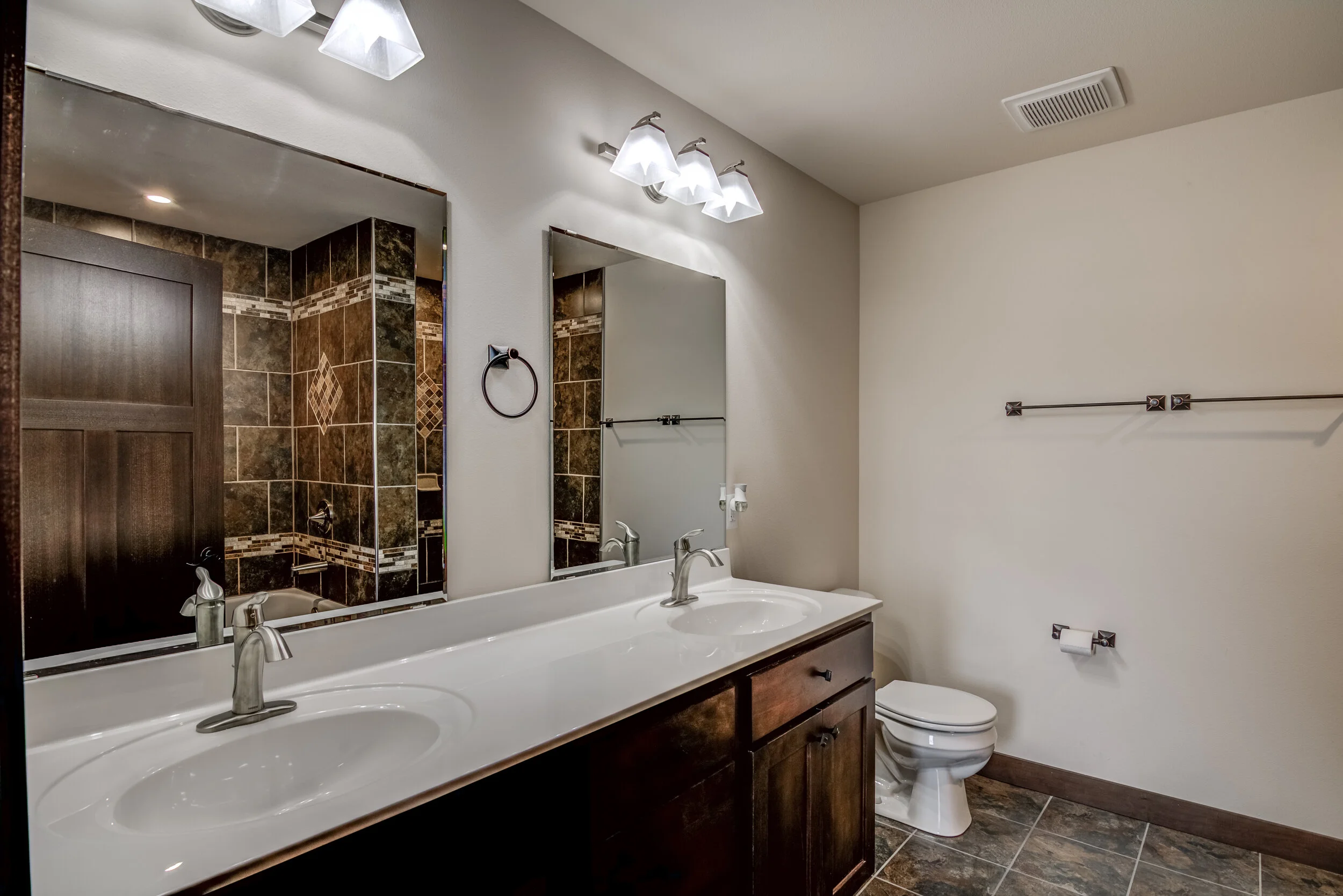 07 - Master Bathroom-1.jpg