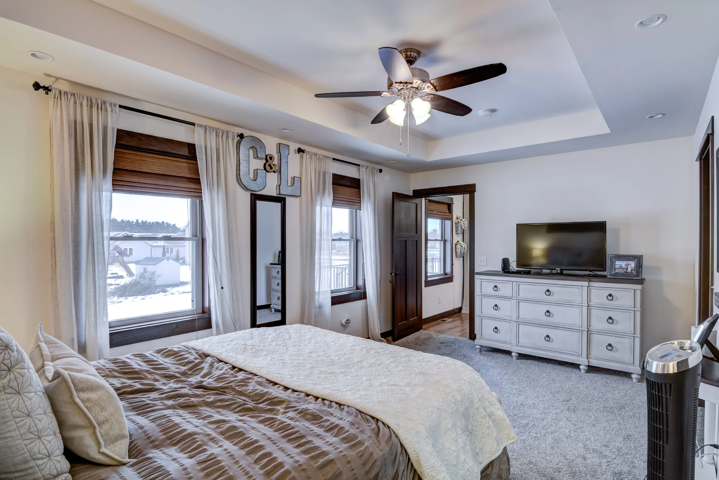 06 - Master Bedroom-3.jpg