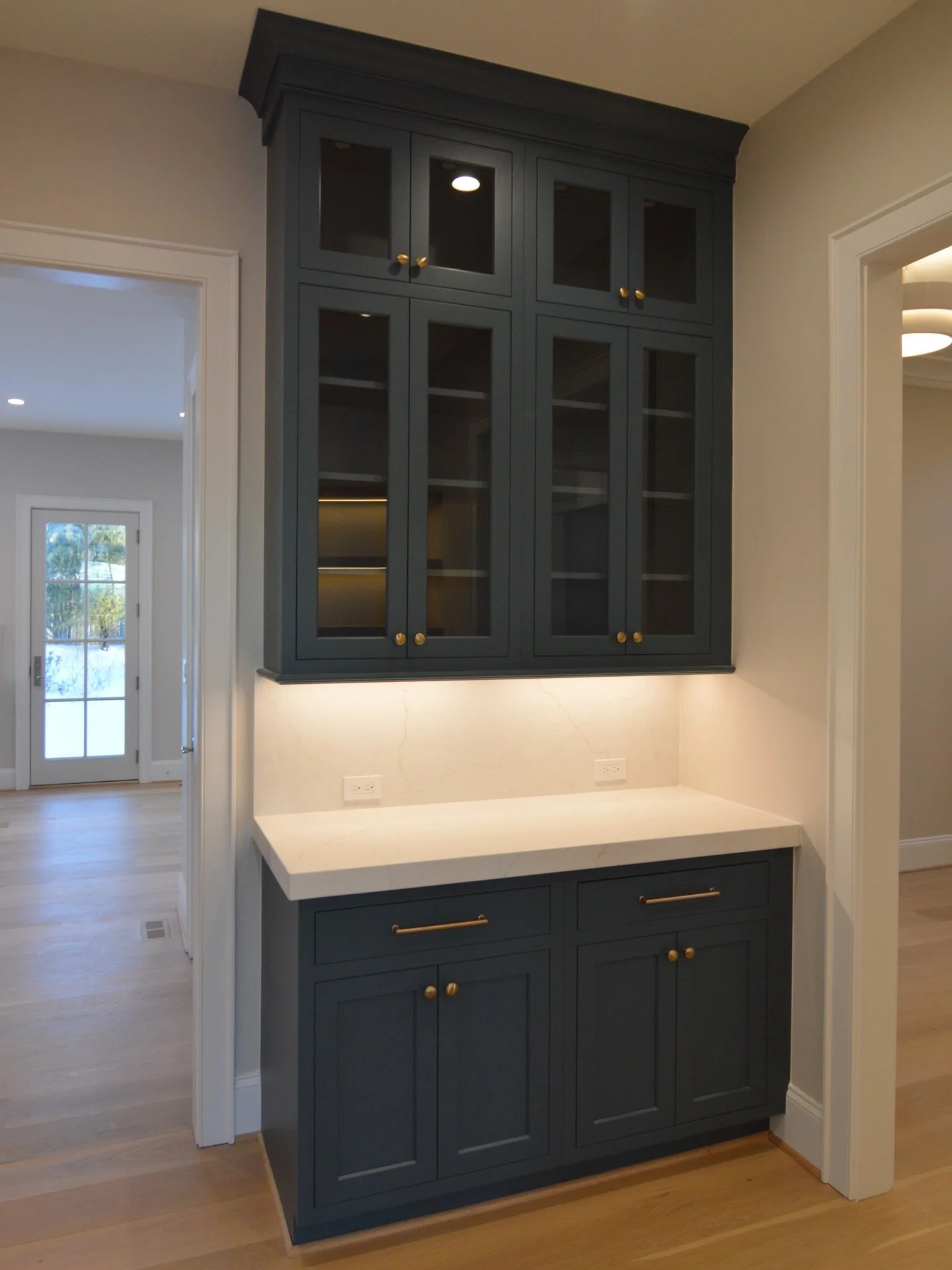 Whether you call it a butler&rsquo;s pantry or the &ldquo;secret engine&rdquo; of the house, a double-sided layout is the ultimate flex. 🥂✨ #customcabinetry #bullseyecabinets