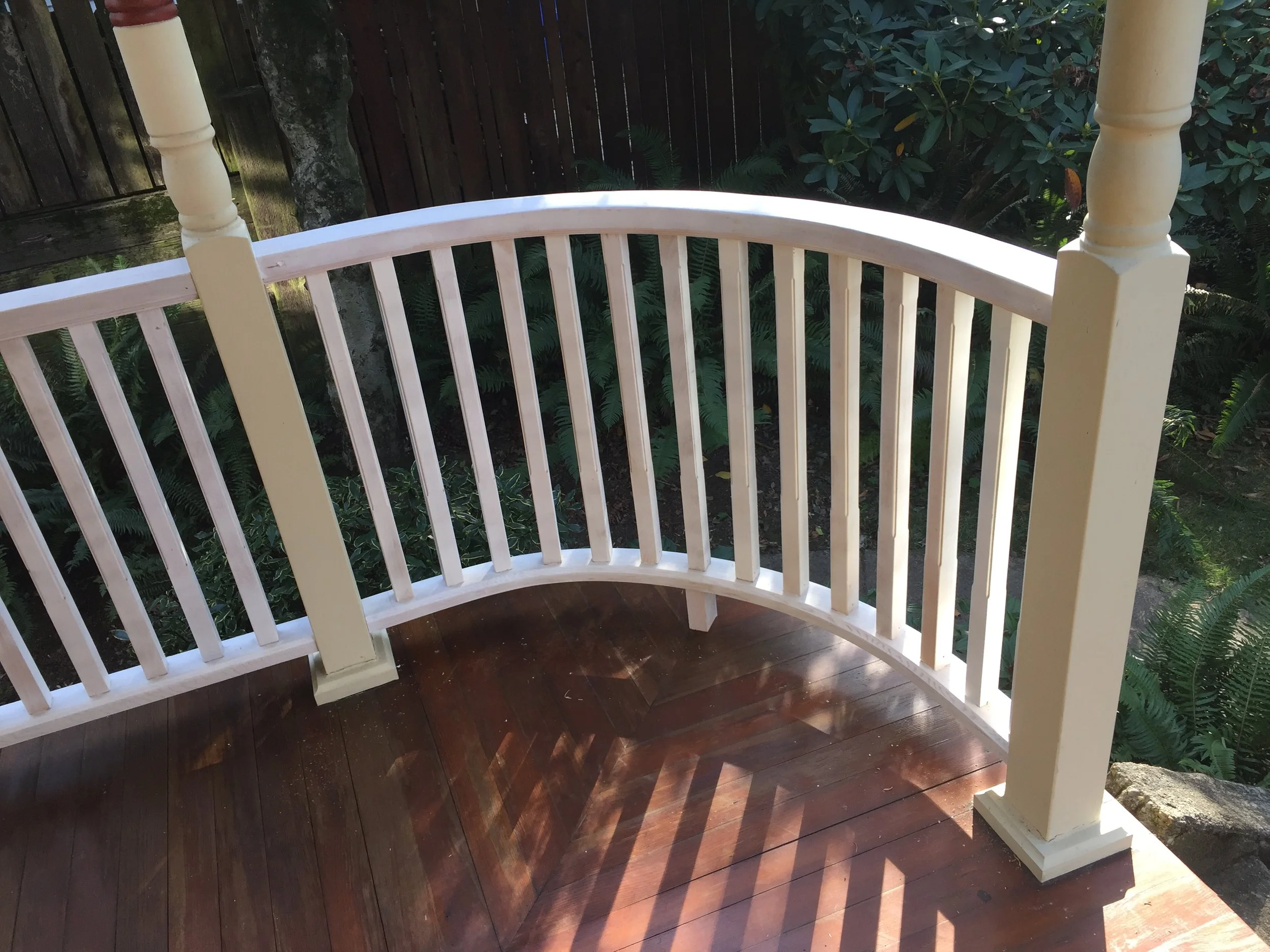 Curved railing replacement for 1920s victorian in Brooklyn neighborhood