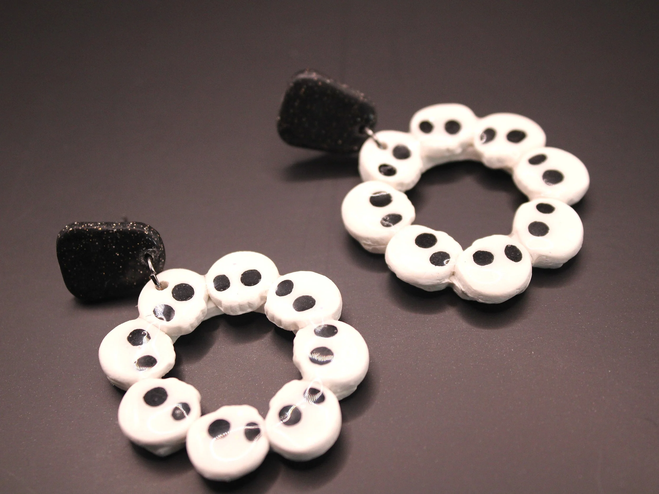 Skull Wreath Dangles 4.jpg