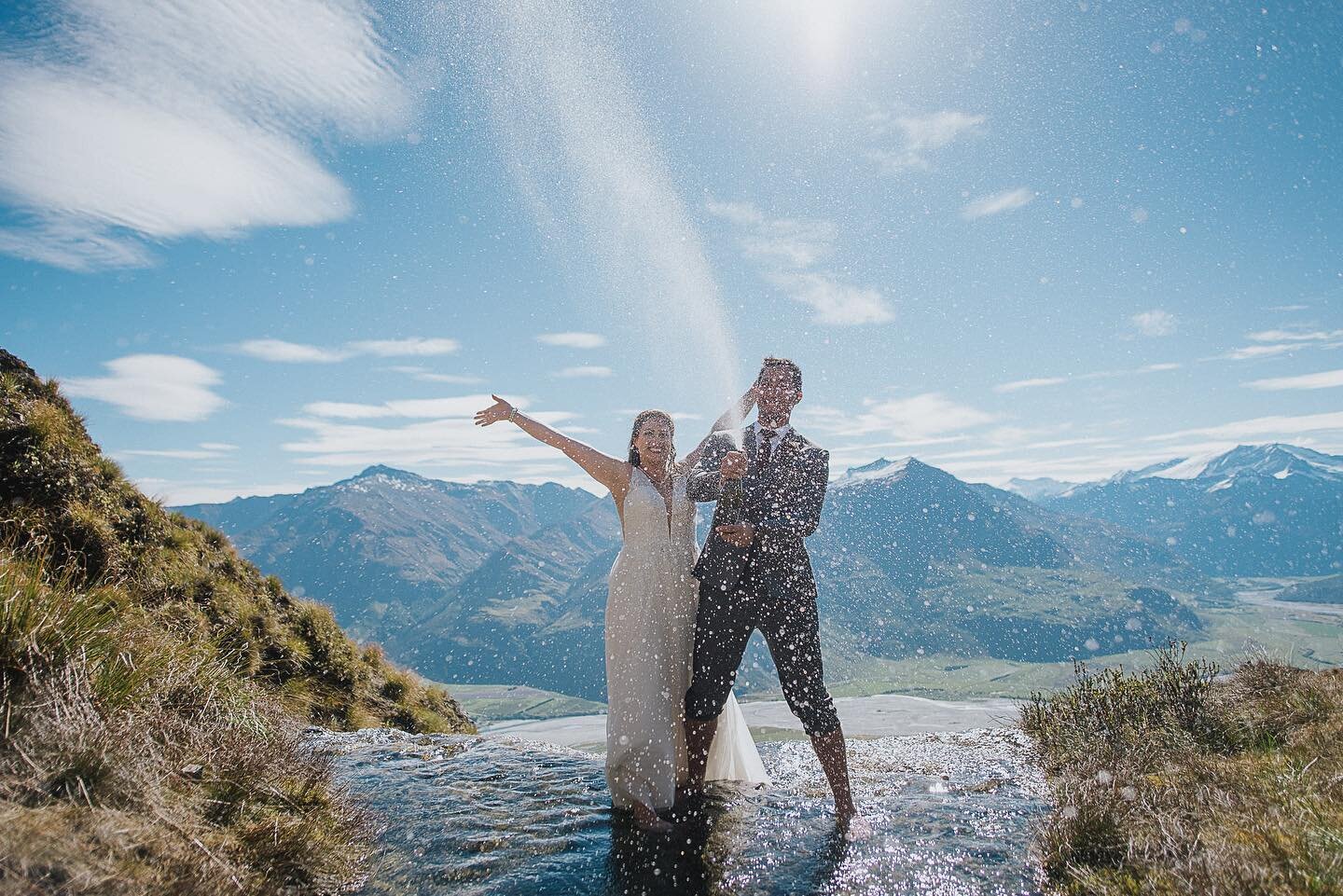 ✨ A D V E N T U R E S ✨
Seeing 2020 out with one heck of a bang! If you can dream it, we can make it happen. 

Mel &amp; Doug love the snow, the sea breeze &amp; wanted to do something so uniquely them... so, we all got barefoot, and held our last el