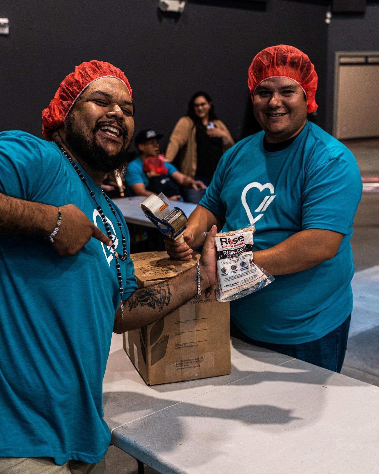 Today we had the opportunity to serve with our friends from @riseagainsthunger 🙌🏼

We were able to pack 13,392 meals to send to children in need overseas! 

HUGE thank you to everyone that joined us this afternoon and volunteered&mdash;be on the lo