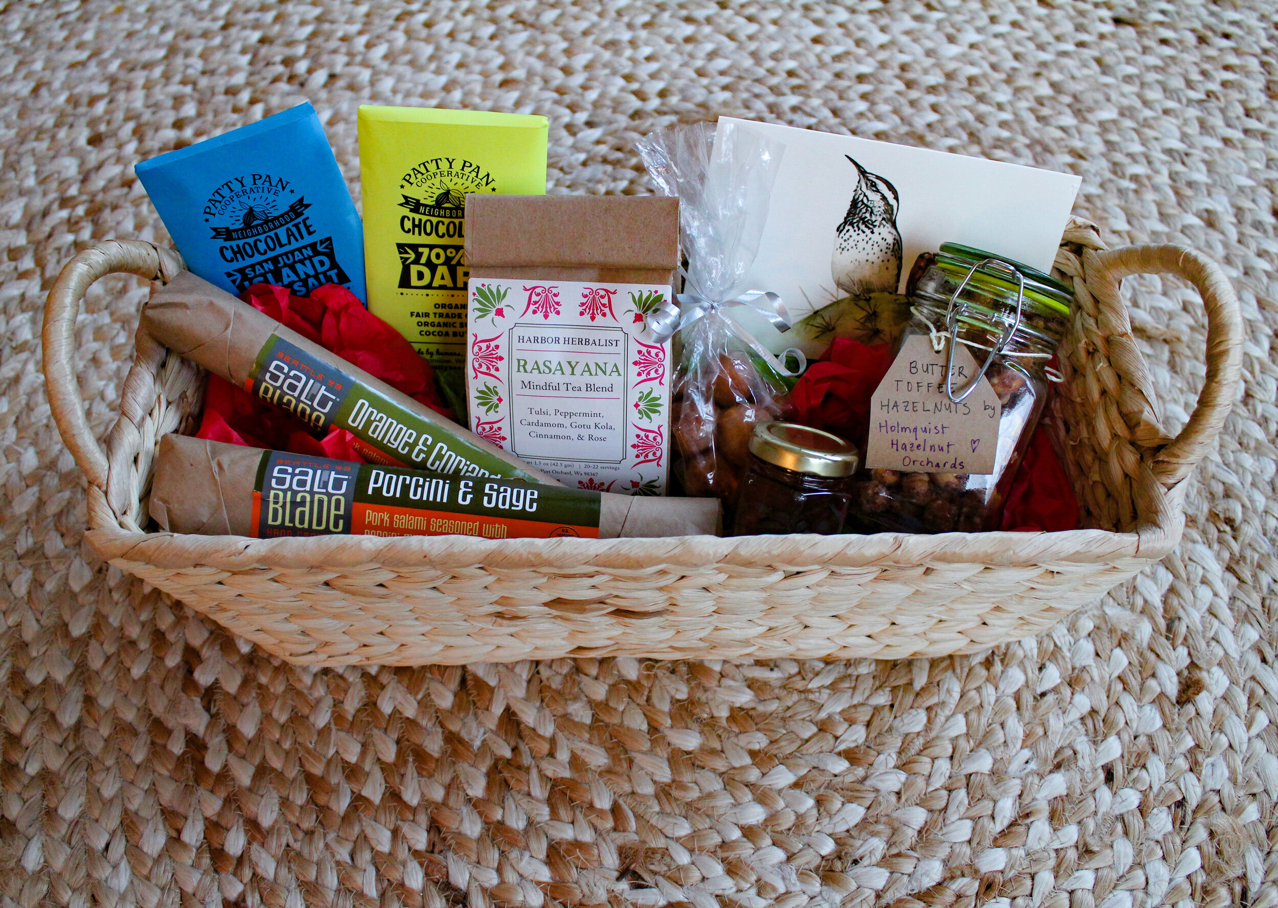 New Neighbor Gift Ideas - Gift Basket Goodies To Give Your New