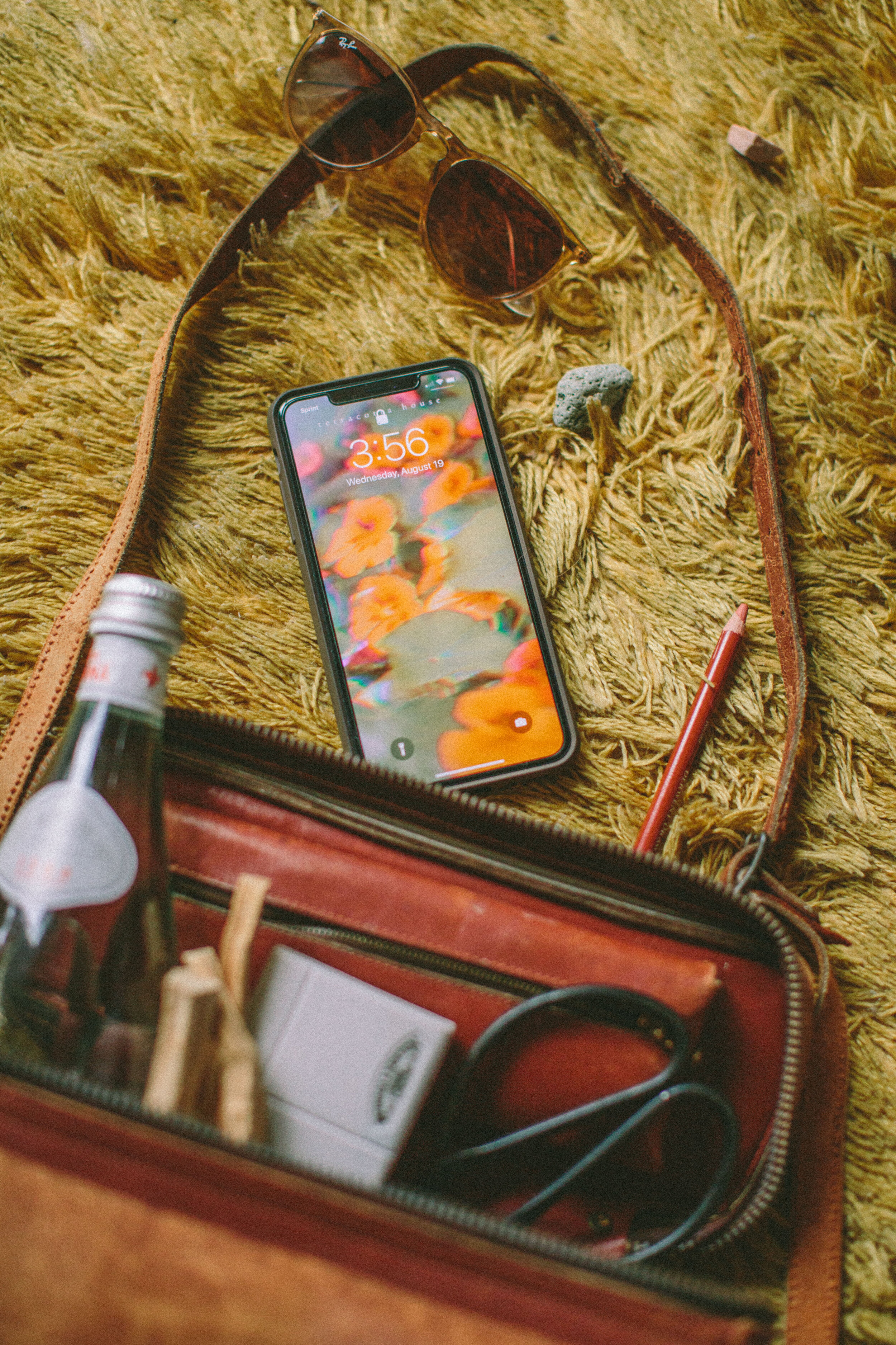 TCH-PHONE BACKGROUNDS- STYLED-560.jpg